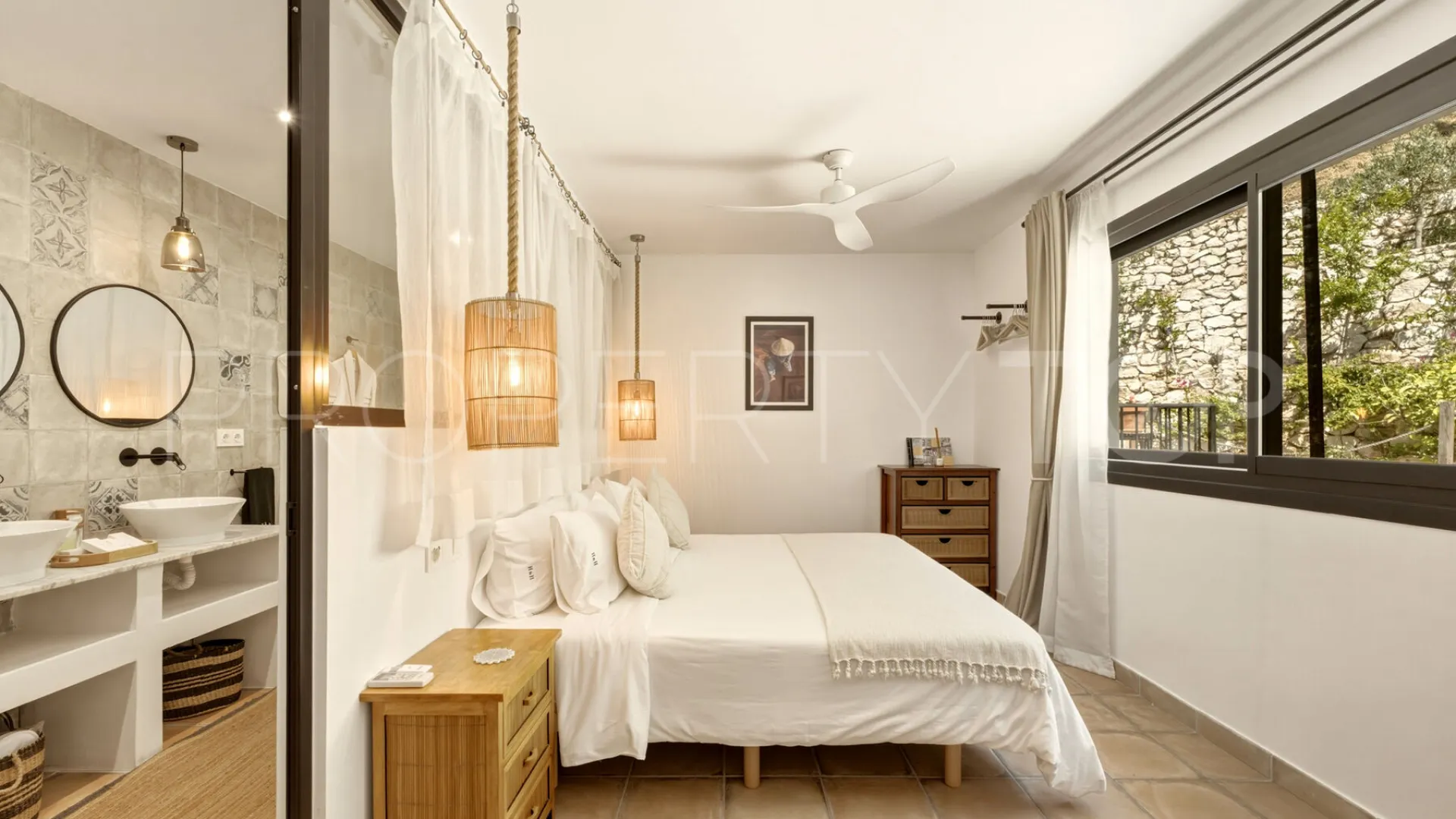 Buy villa in Mijas Pueblo with 6 bedrooms