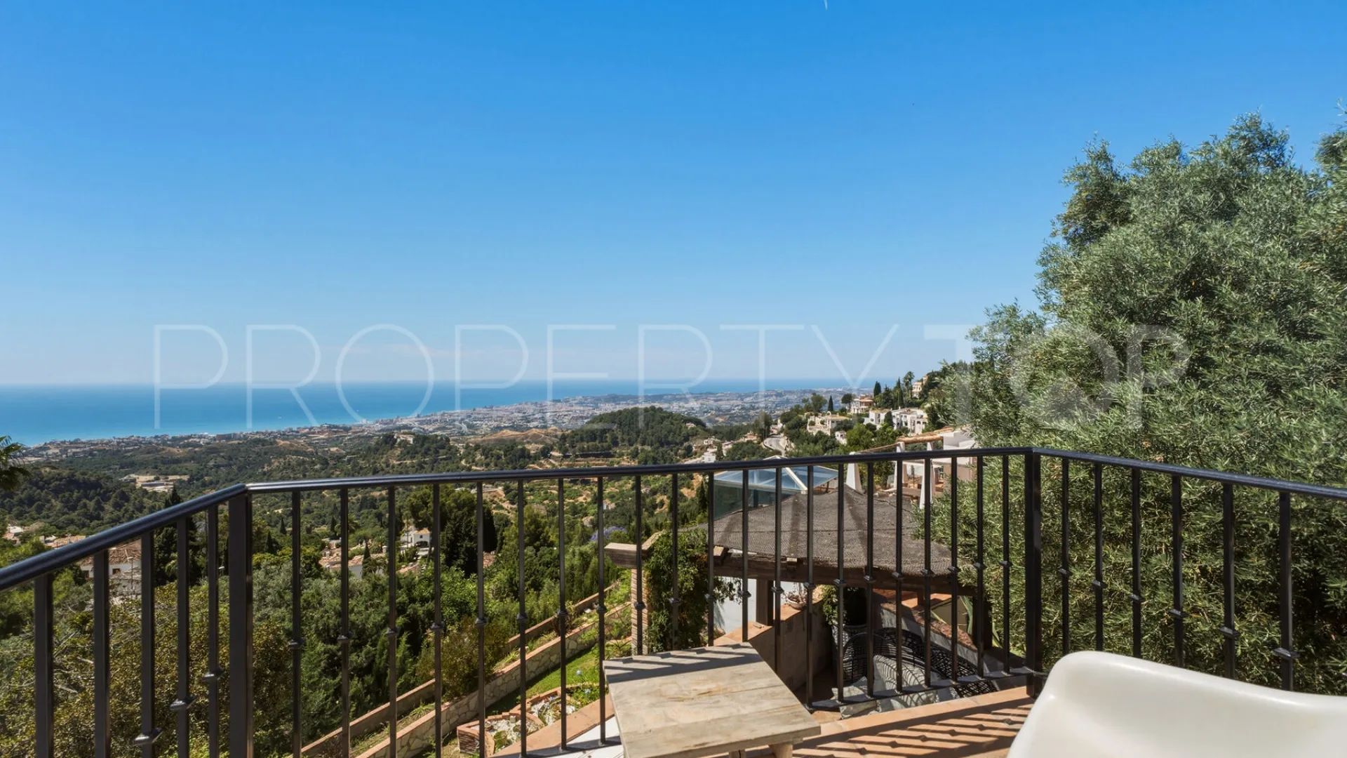 Buy villa in Mijas Pueblo with 6 bedrooms