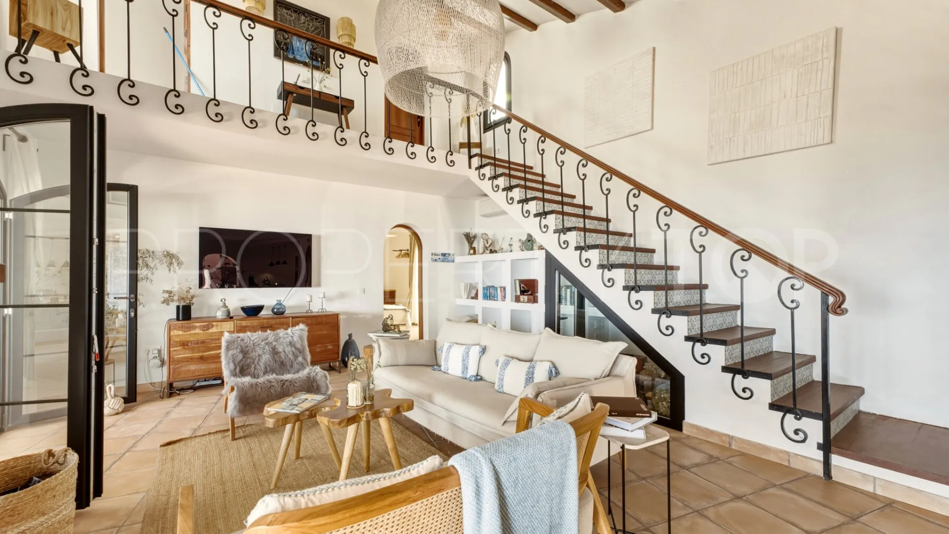 Buy villa in Mijas Pueblo with 6 bedrooms