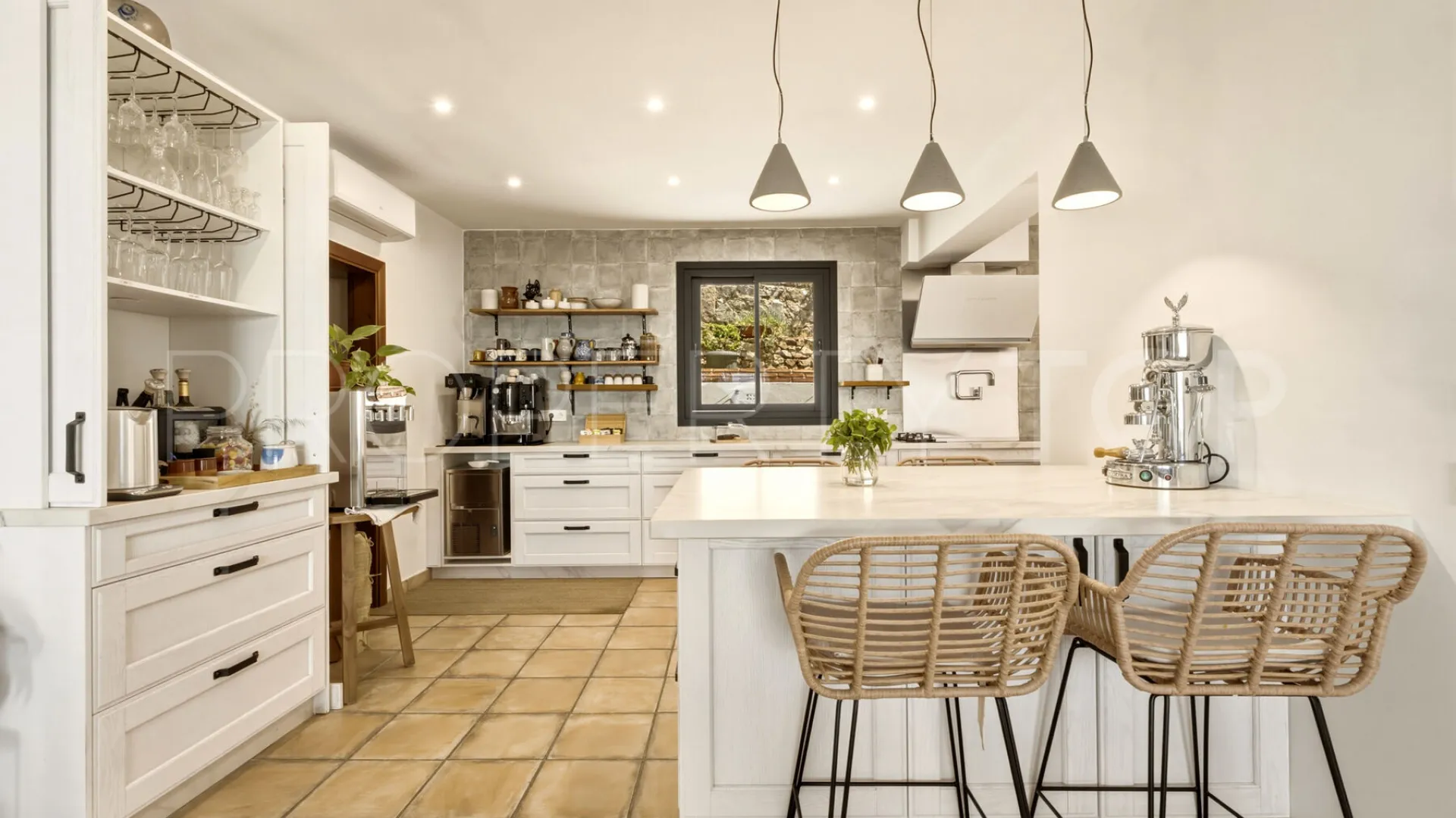 Buy villa in Mijas Pueblo with 6 bedrooms