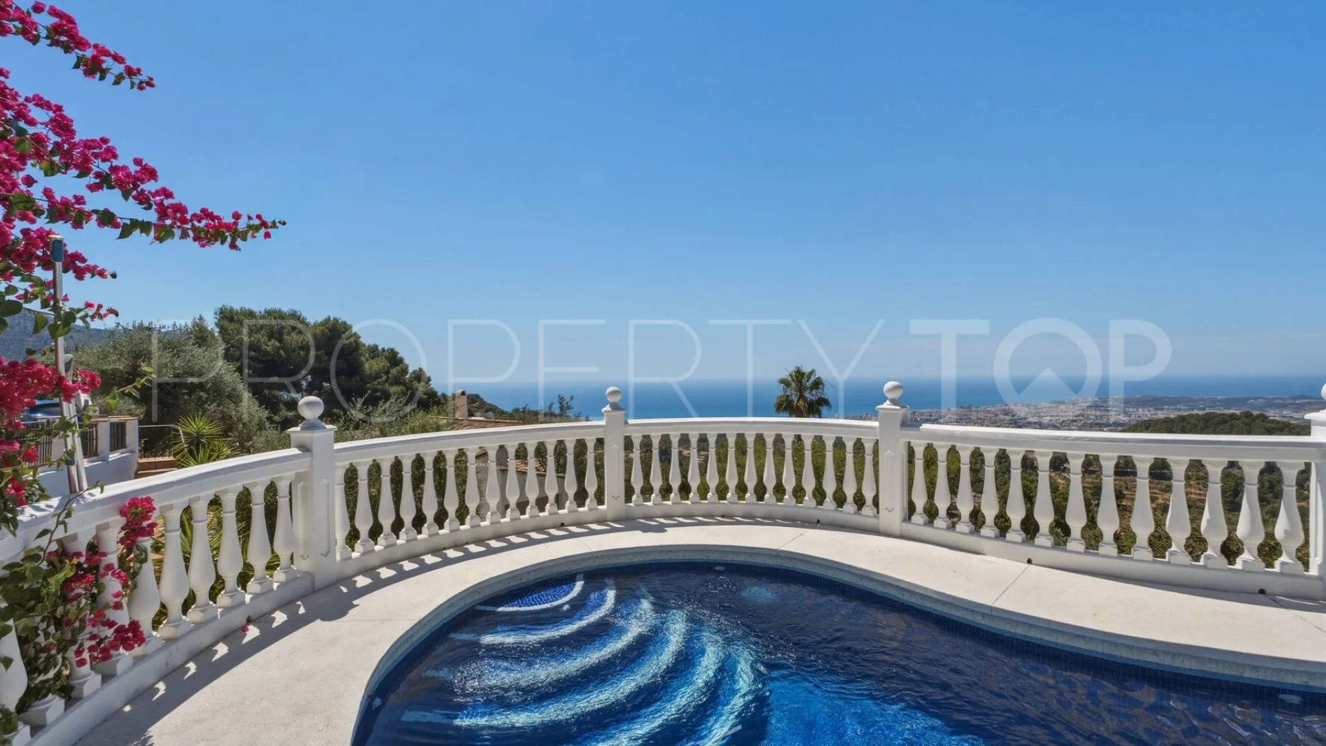 Buy villa in Mijas Pueblo with 6 bedrooms