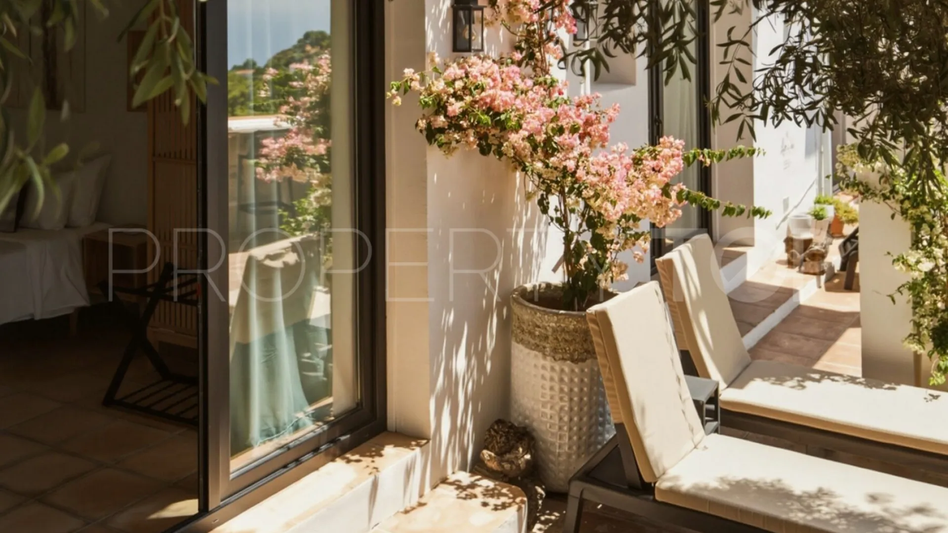 Buy villa in Mijas Pueblo with 6 bedrooms