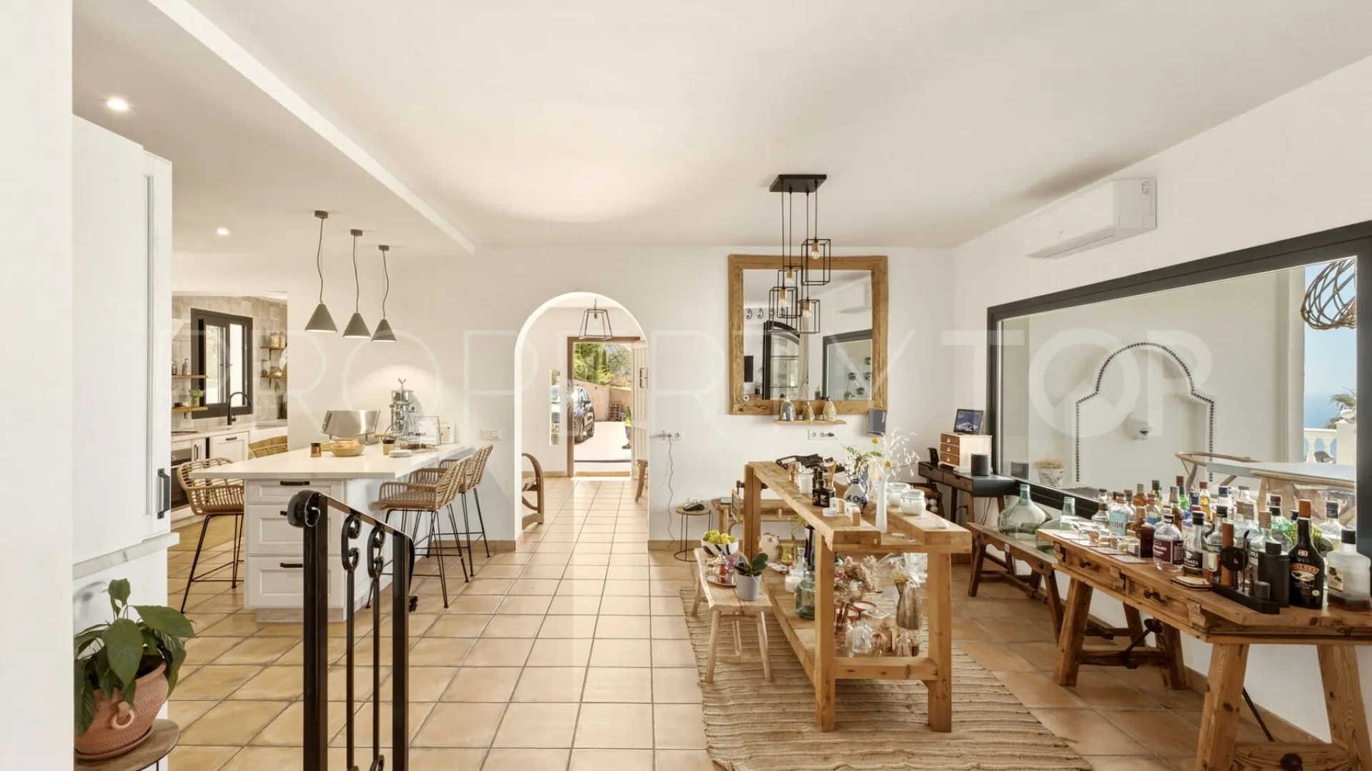 Buy villa in Mijas Pueblo with 6 bedrooms