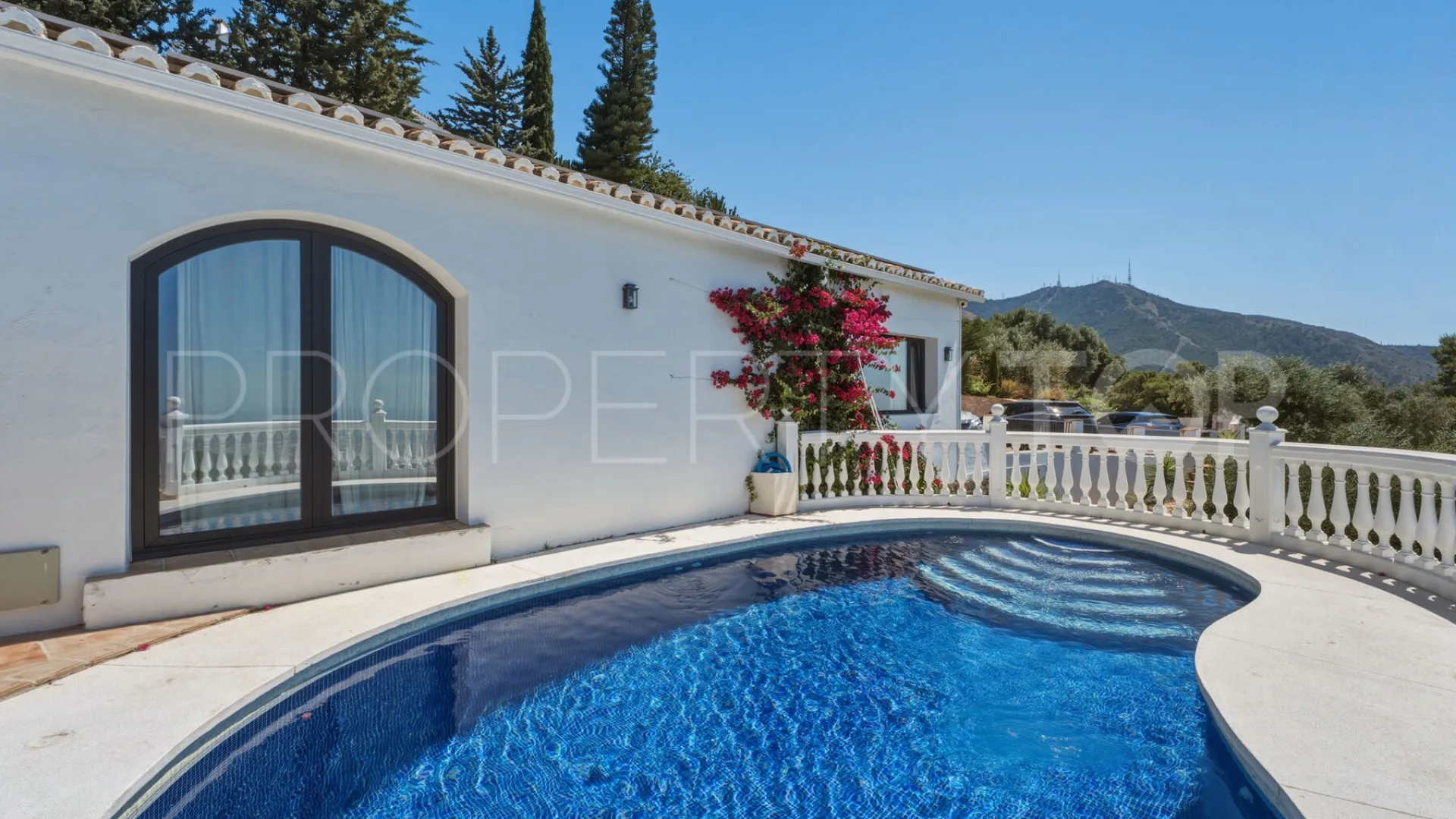 Buy villa in Mijas Pueblo with 6 bedrooms