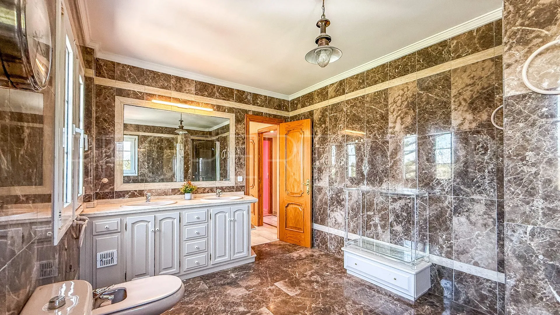 Villa a la venta con 5 dormitorios en El Padron