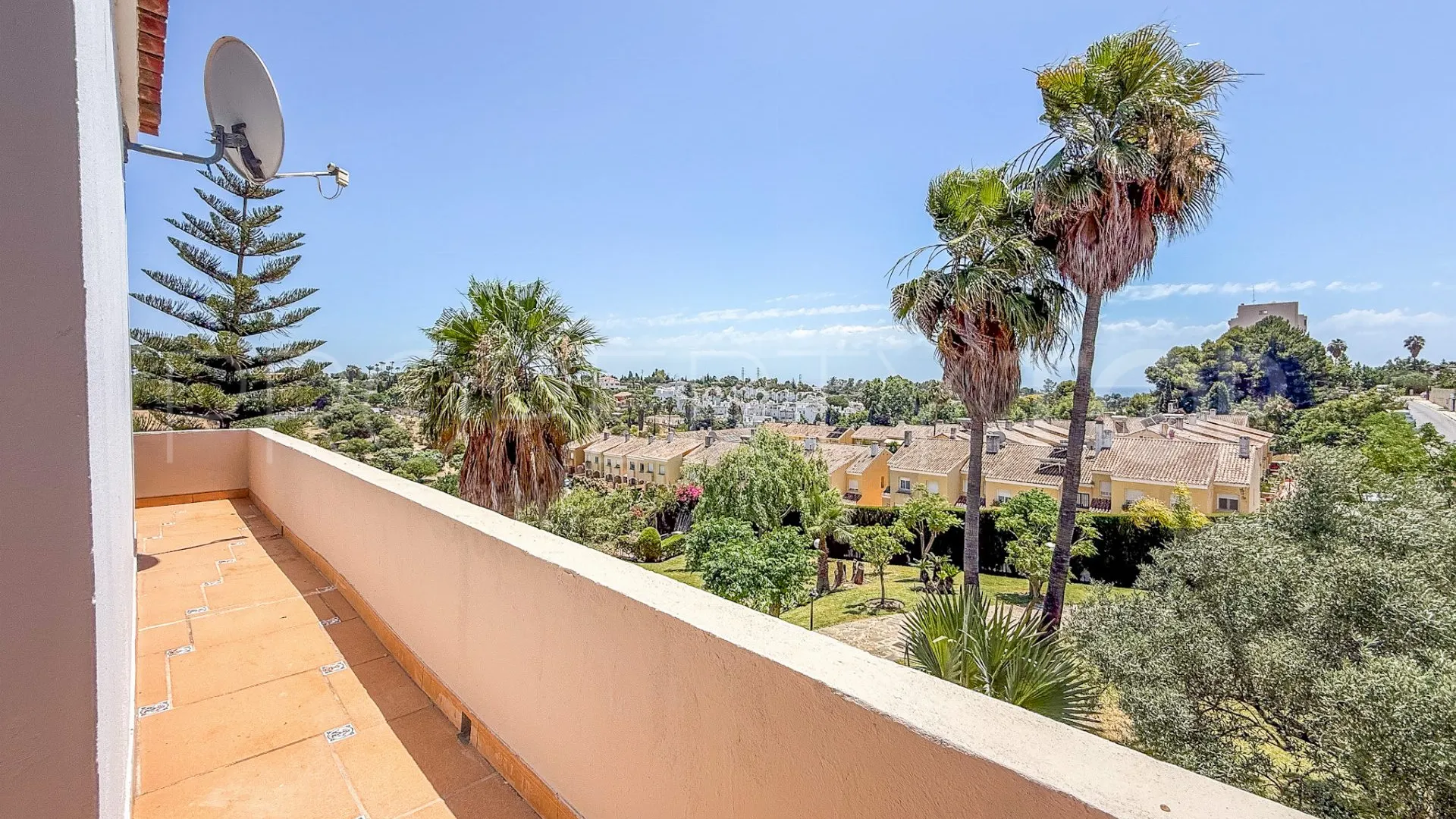 Villa a la venta con 5 dormitorios en El Padron