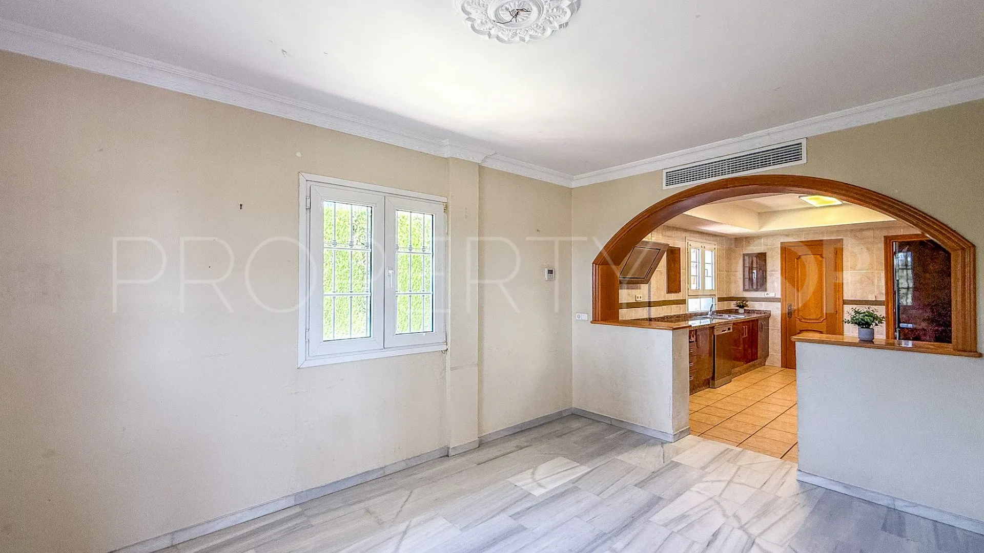 Villa a la venta con 5 dormitorios en El Padron