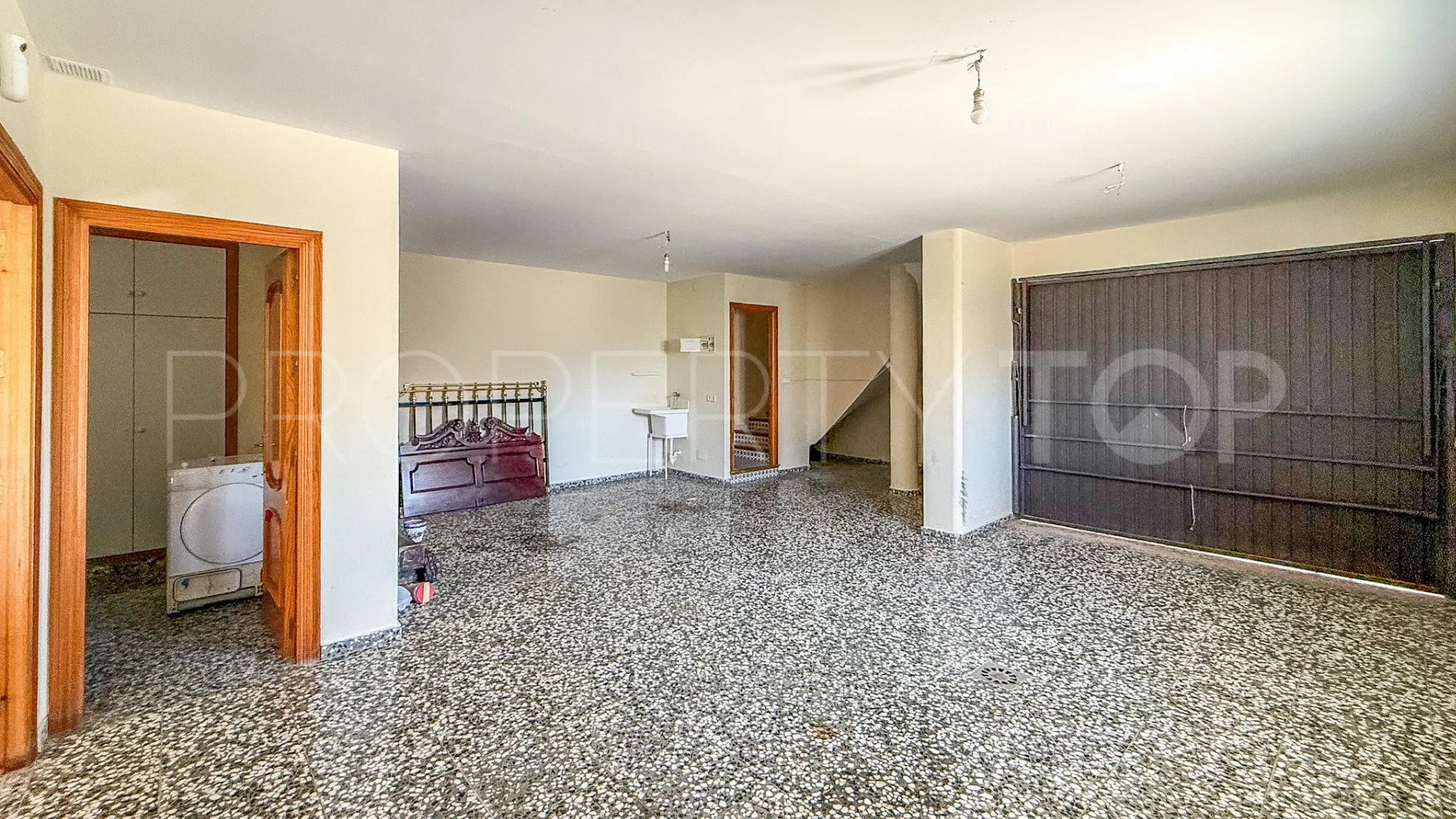 Villa a la venta con 5 dormitorios en El Padron