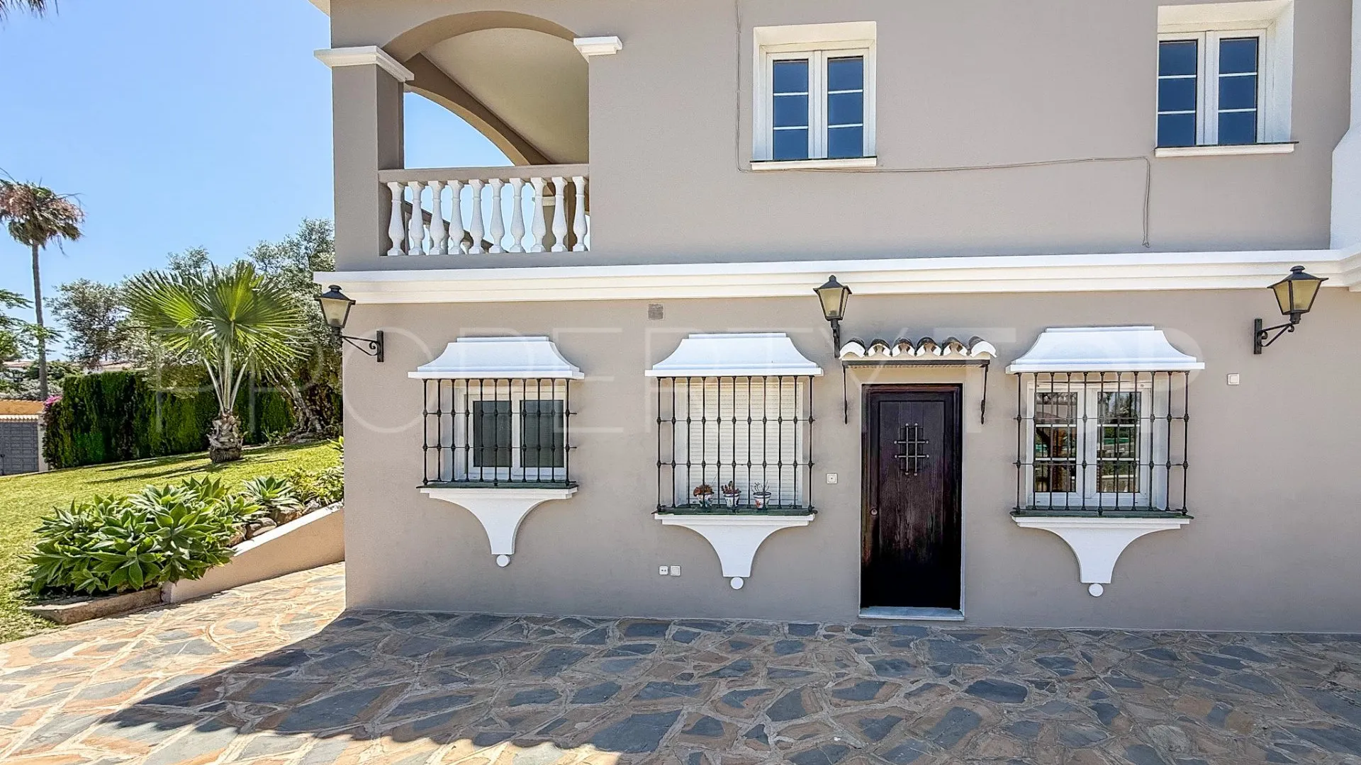 Villa a la venta con 5 dormitorios en El Padron