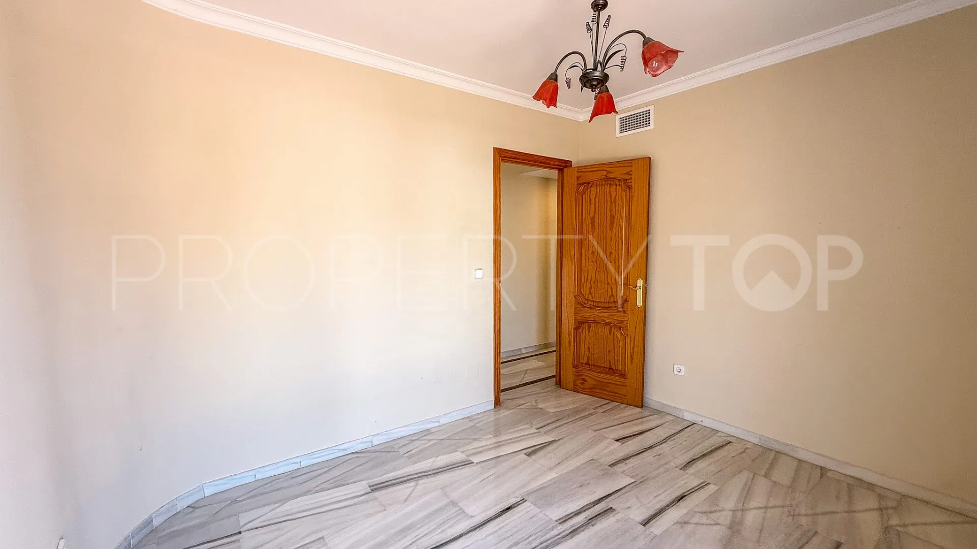 Villa a la venta con 5 dormitorios en El Padron