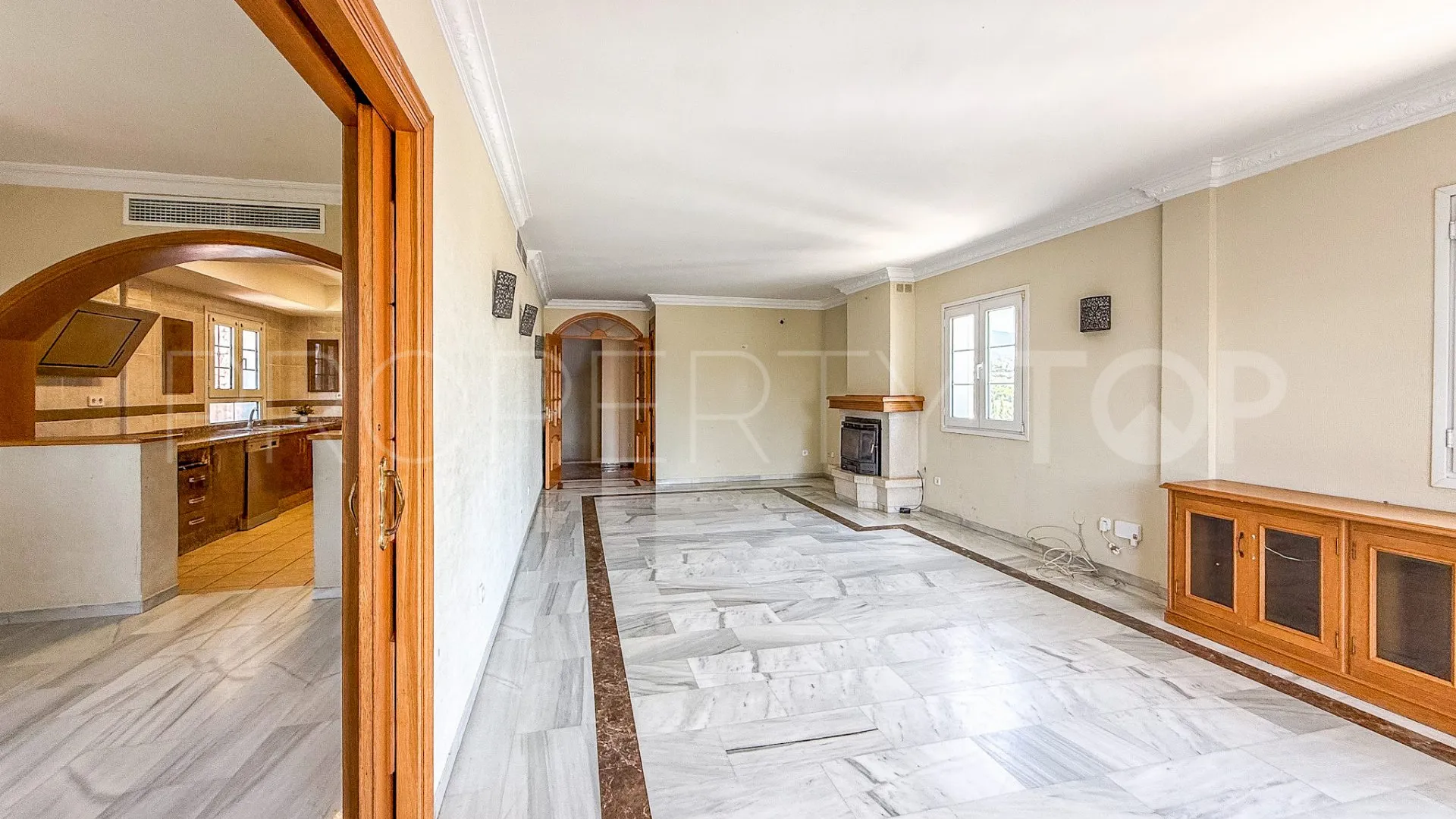 Villa a la venta con 5 dormitorios en El Padron