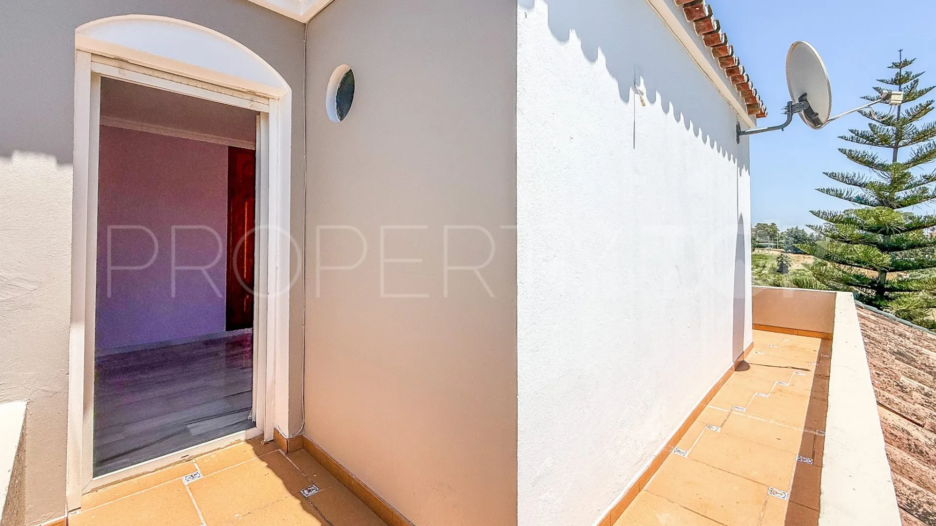 Villa a la venta con 5 dormitorios en El Padron