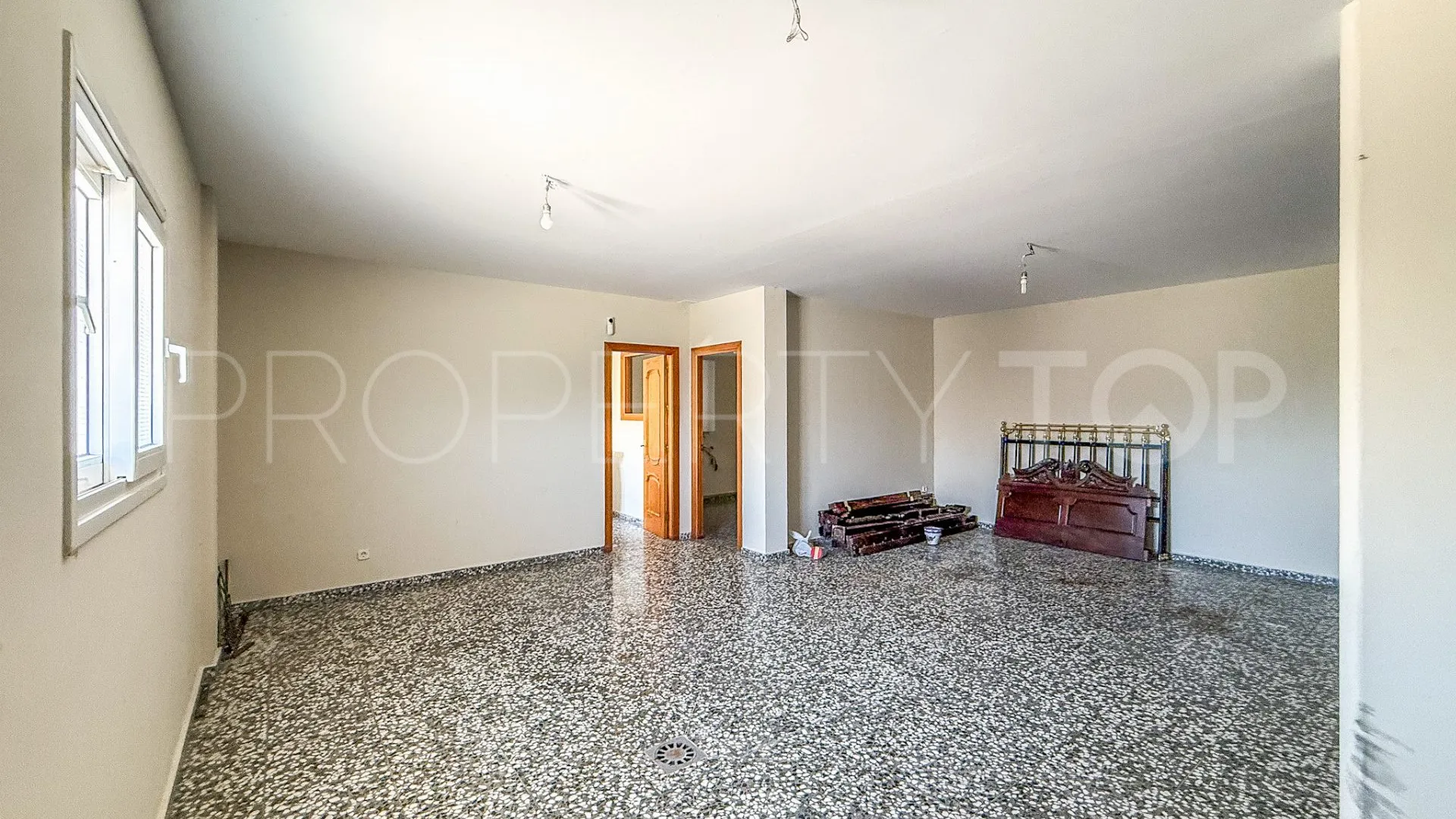 Villa a la venta con 5 dormitorios en El Padron