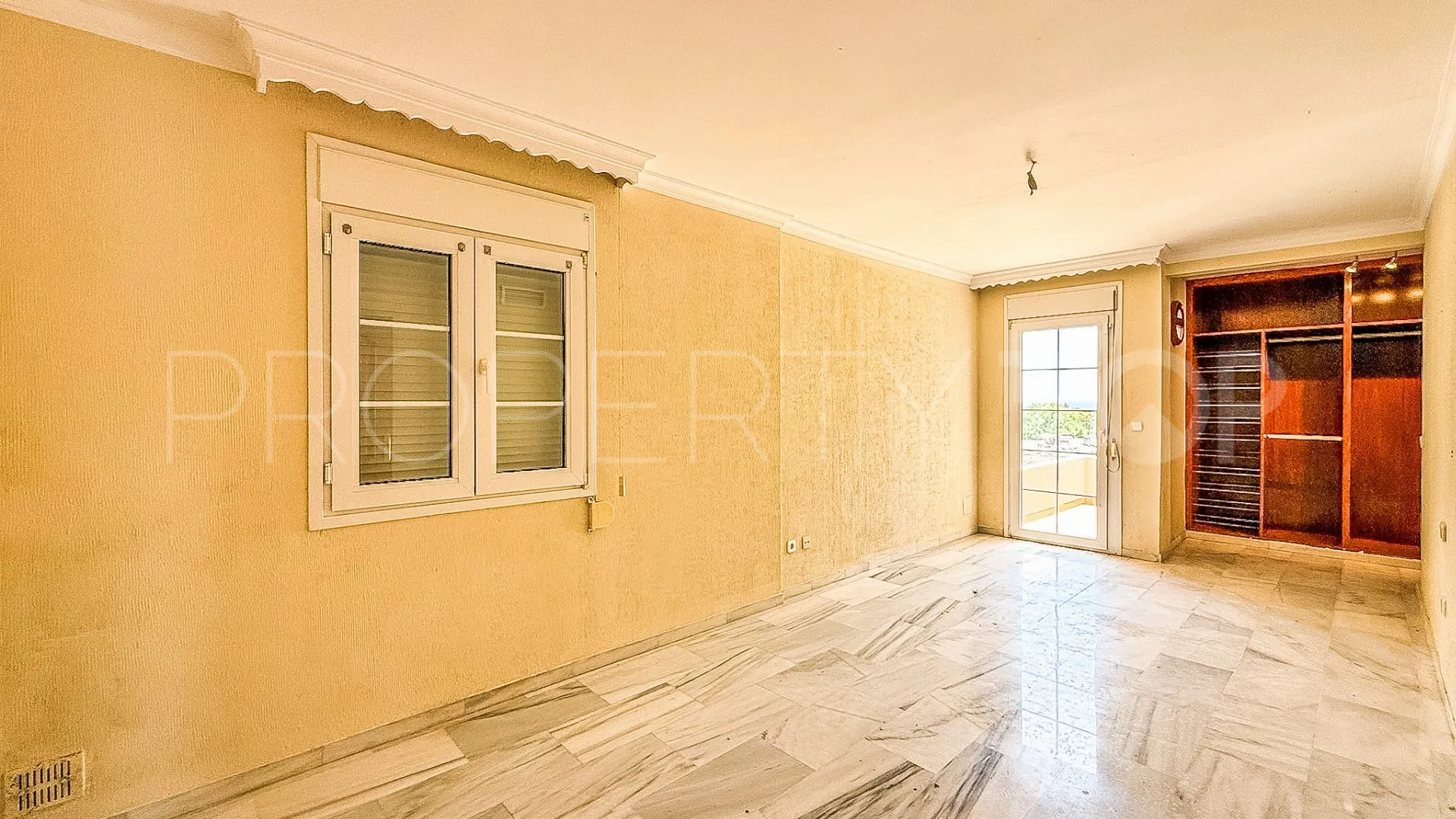 Villa a la venta con 5 dormitorios en El Padron