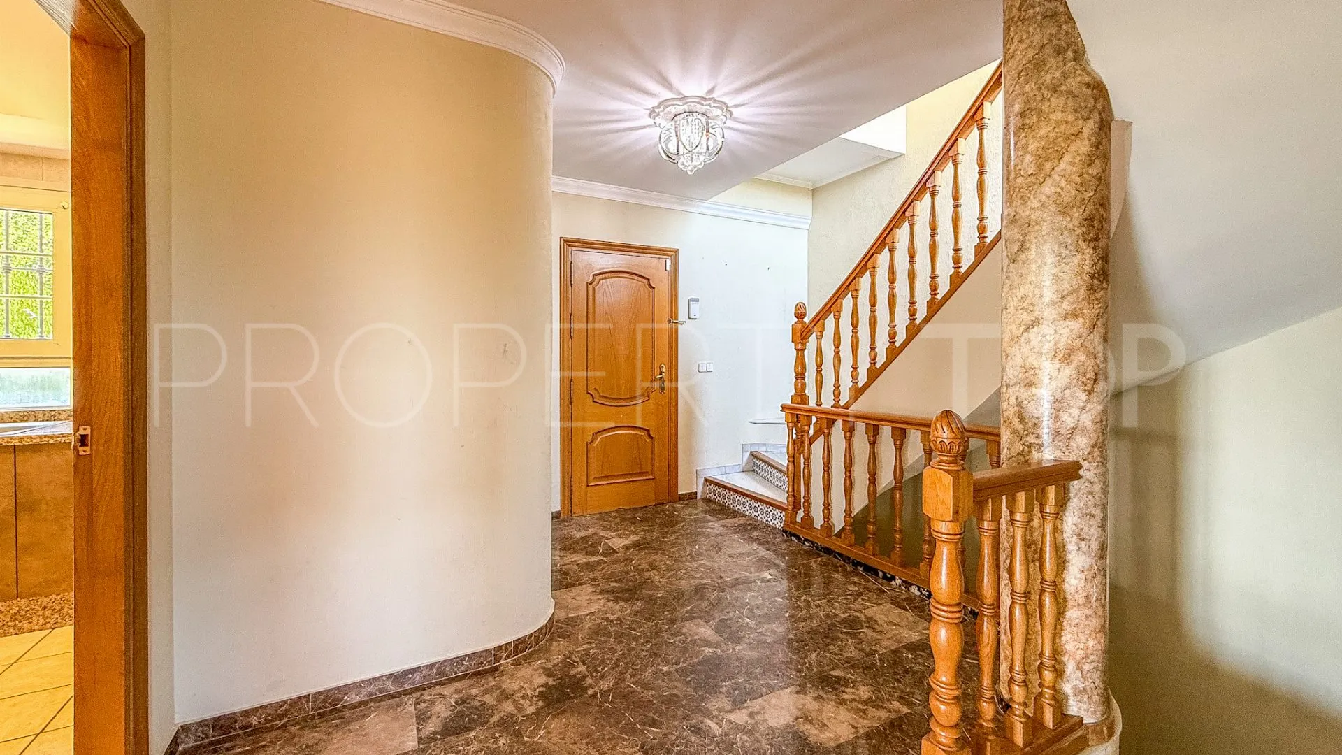 Villa a la venta con 5 dormitorios en El Padron