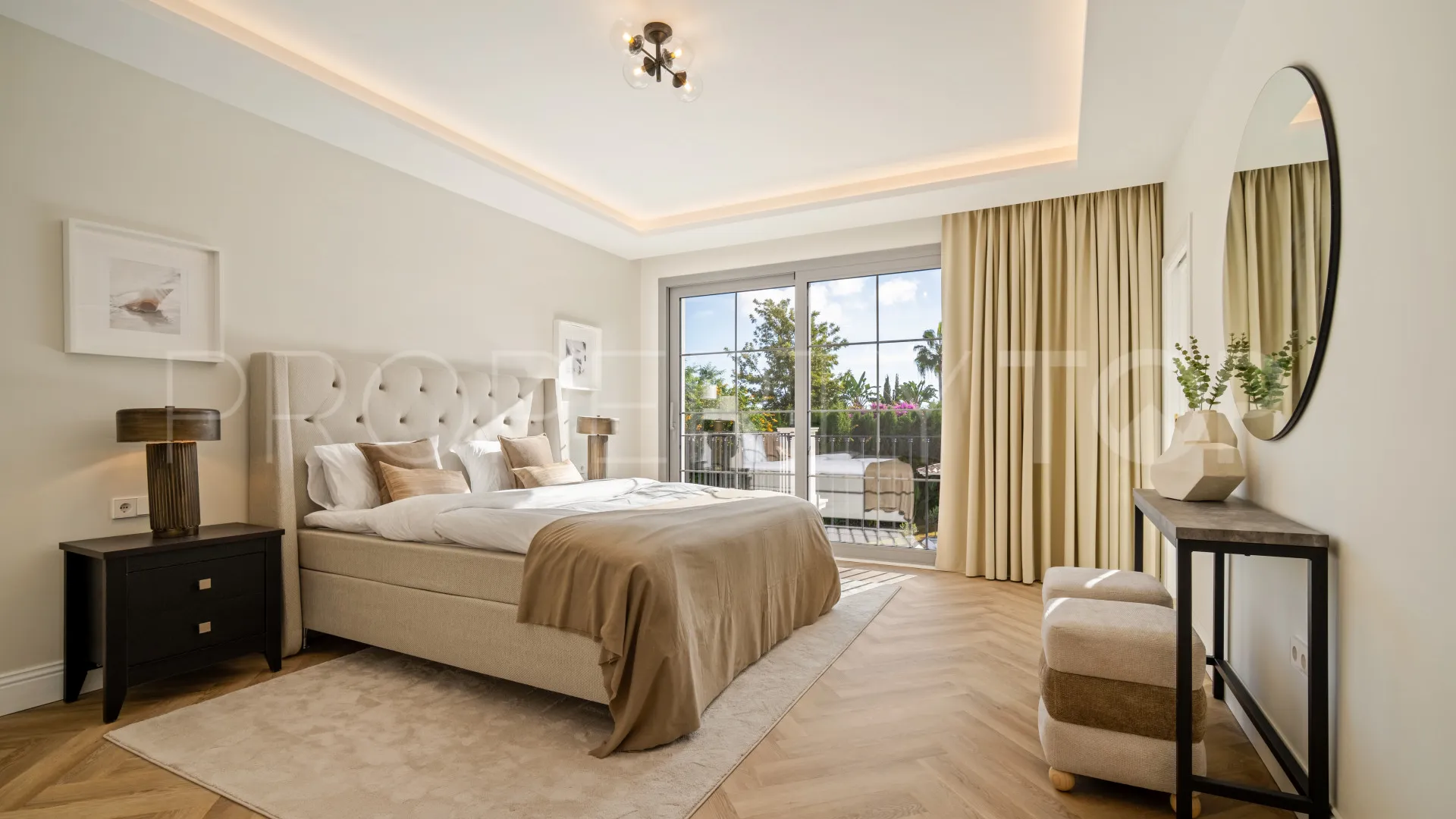 Los Arqueros villa for sale