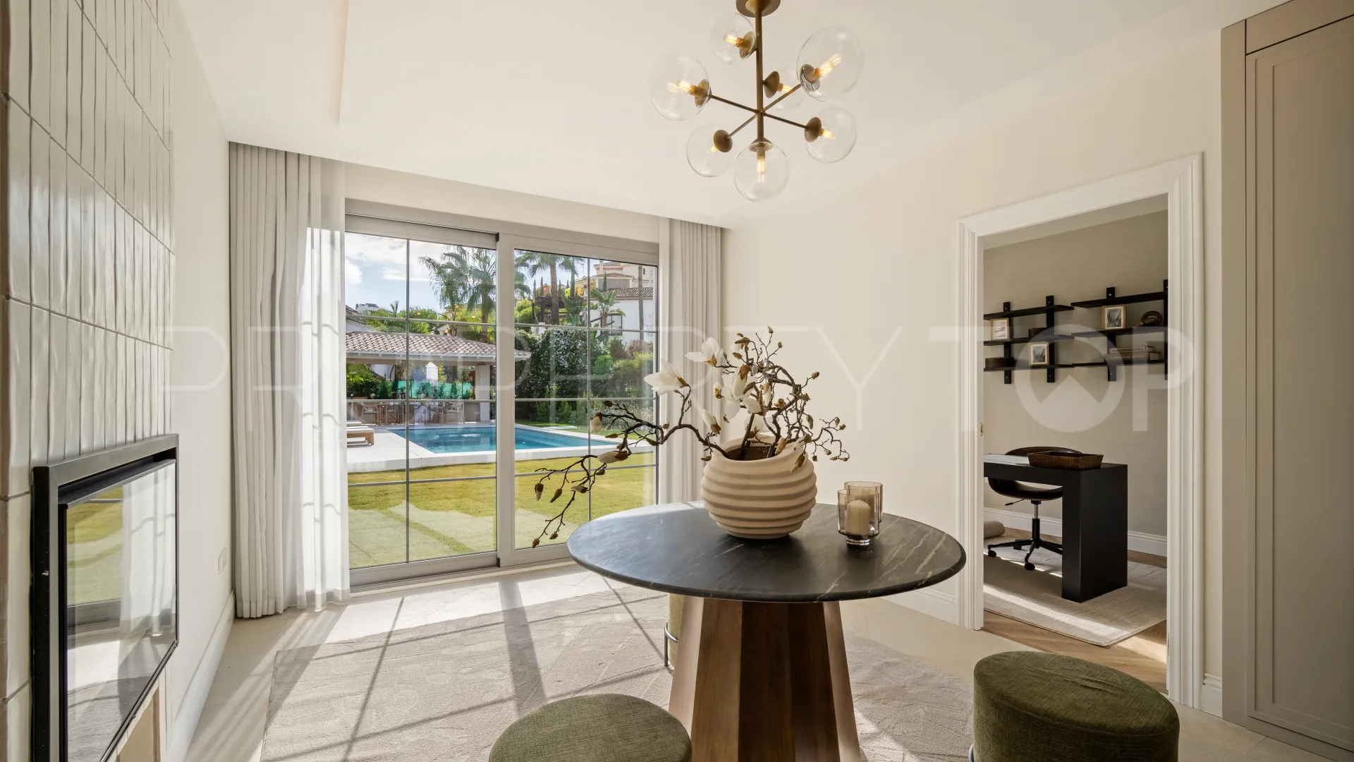 Los Arqueros villa for sale
