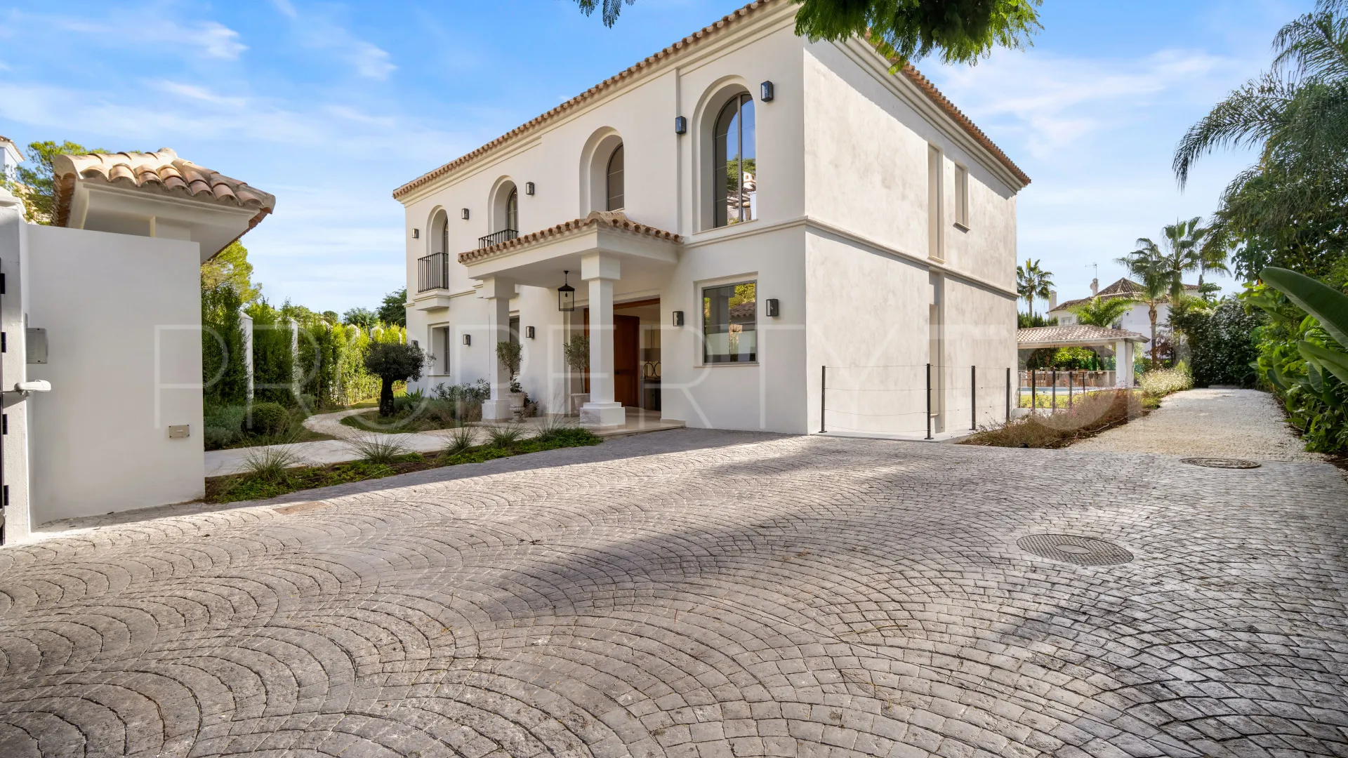 Los Arqueros villa for sale