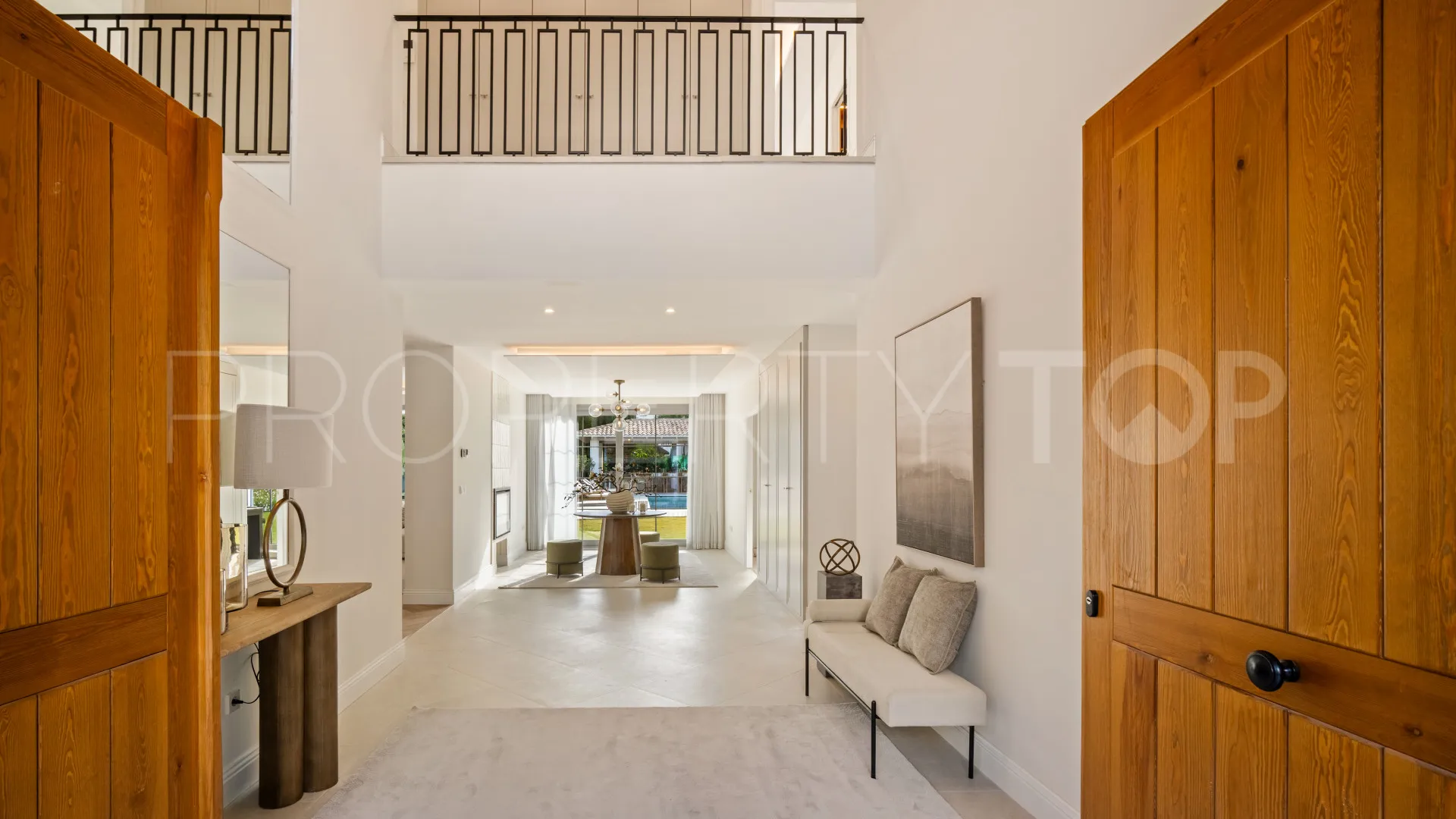 Los Arqueros villa for sale