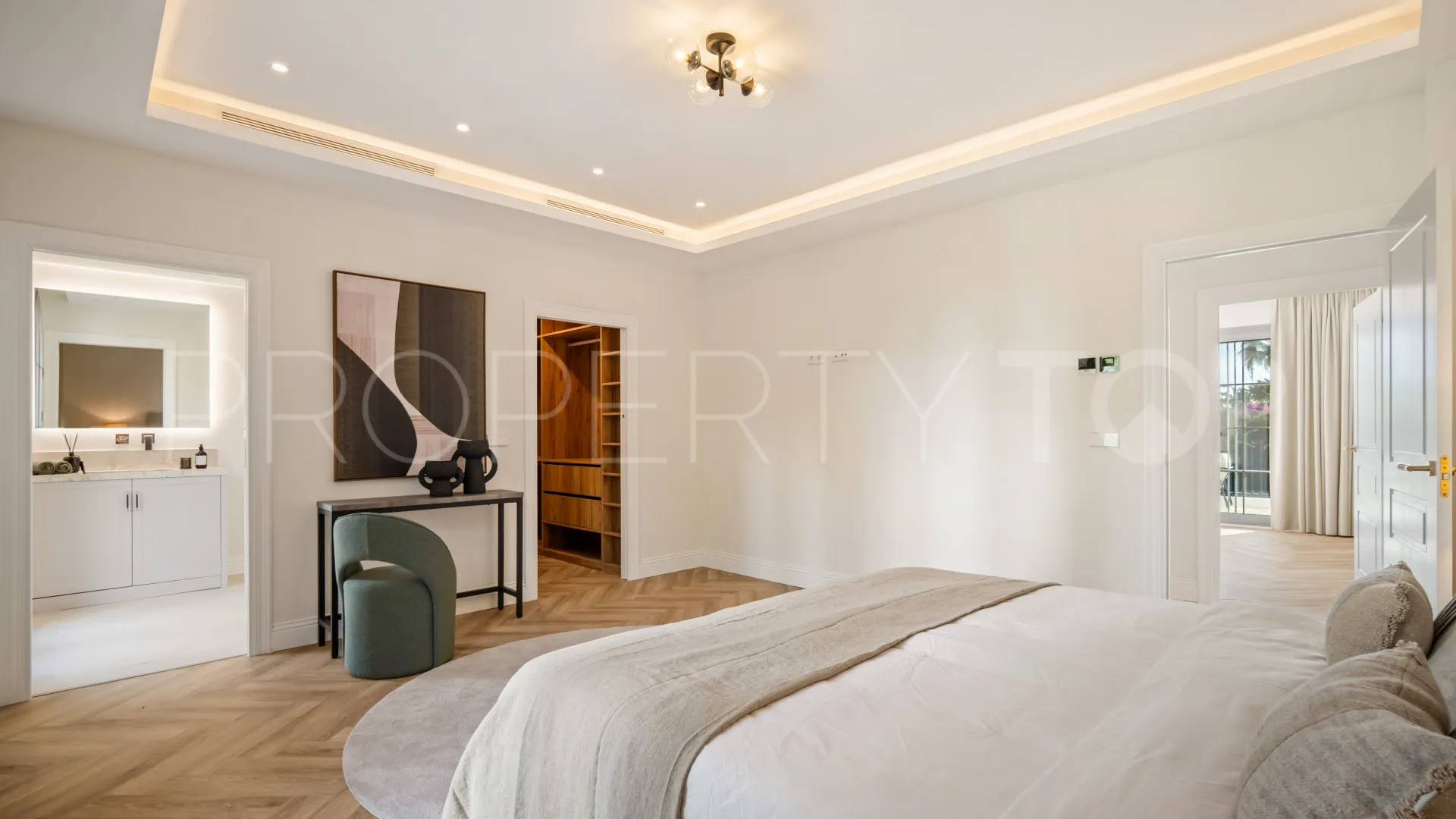 Los Arqueros villa for sale