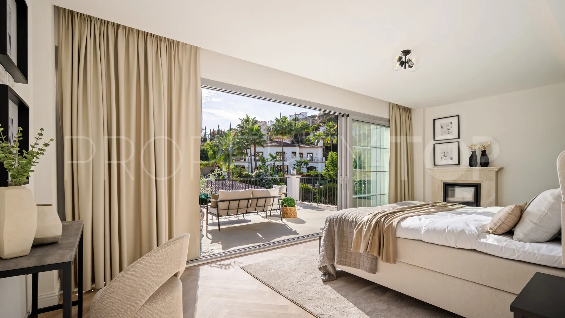 Los Arqueros villa for sale