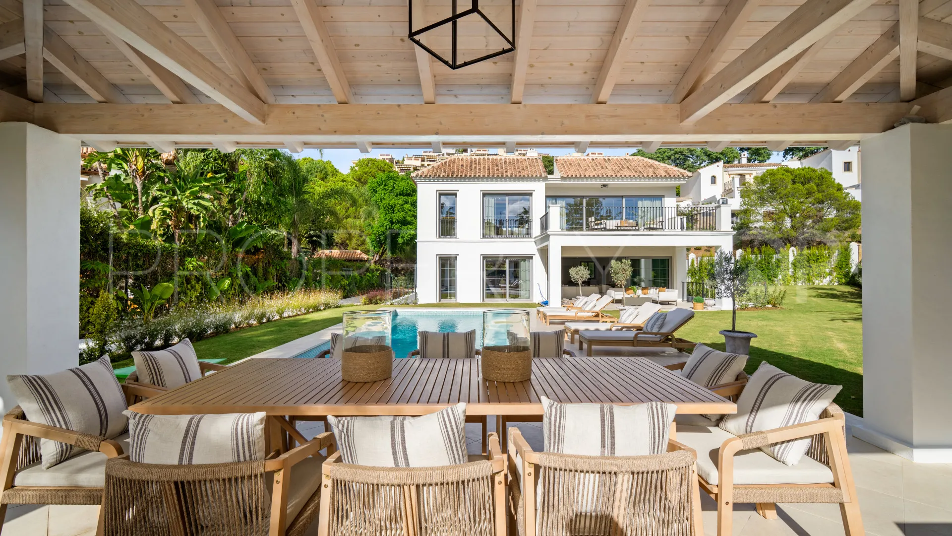 Los Arqueros villa for sale