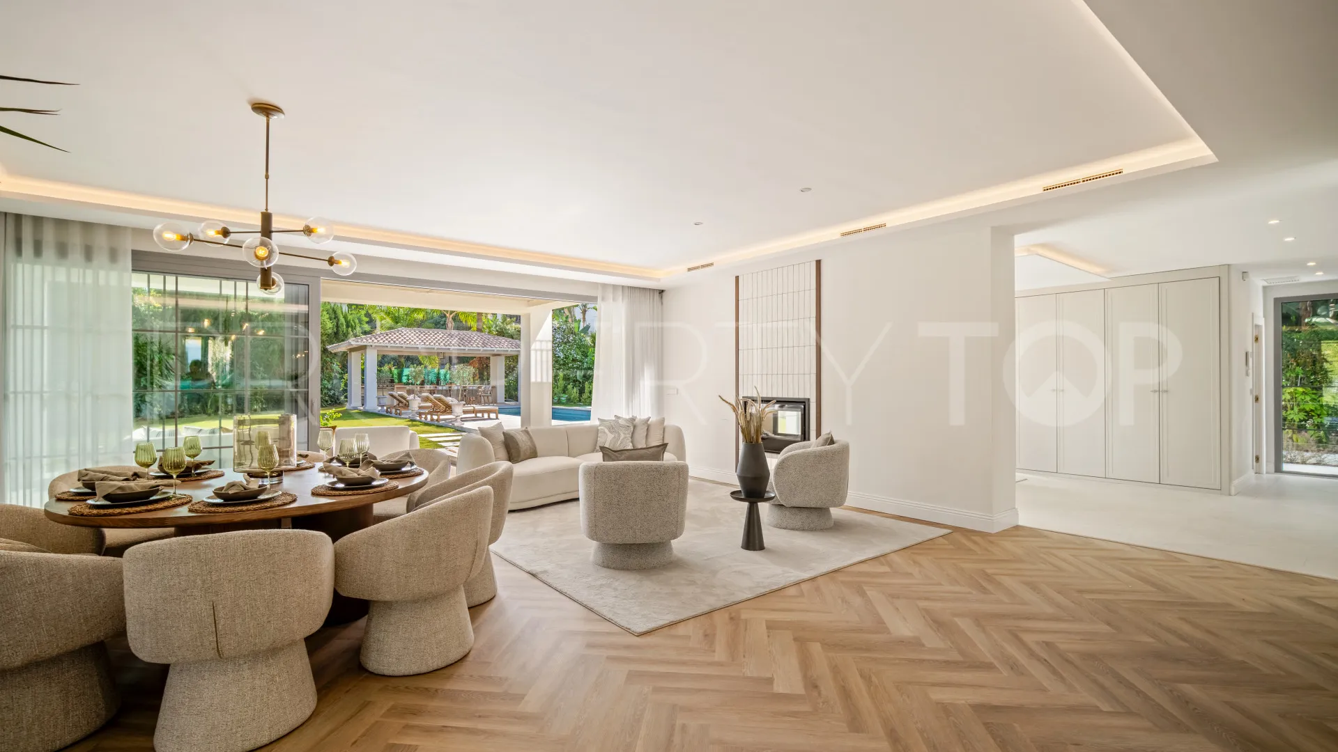 Los Arqueros villa for sale