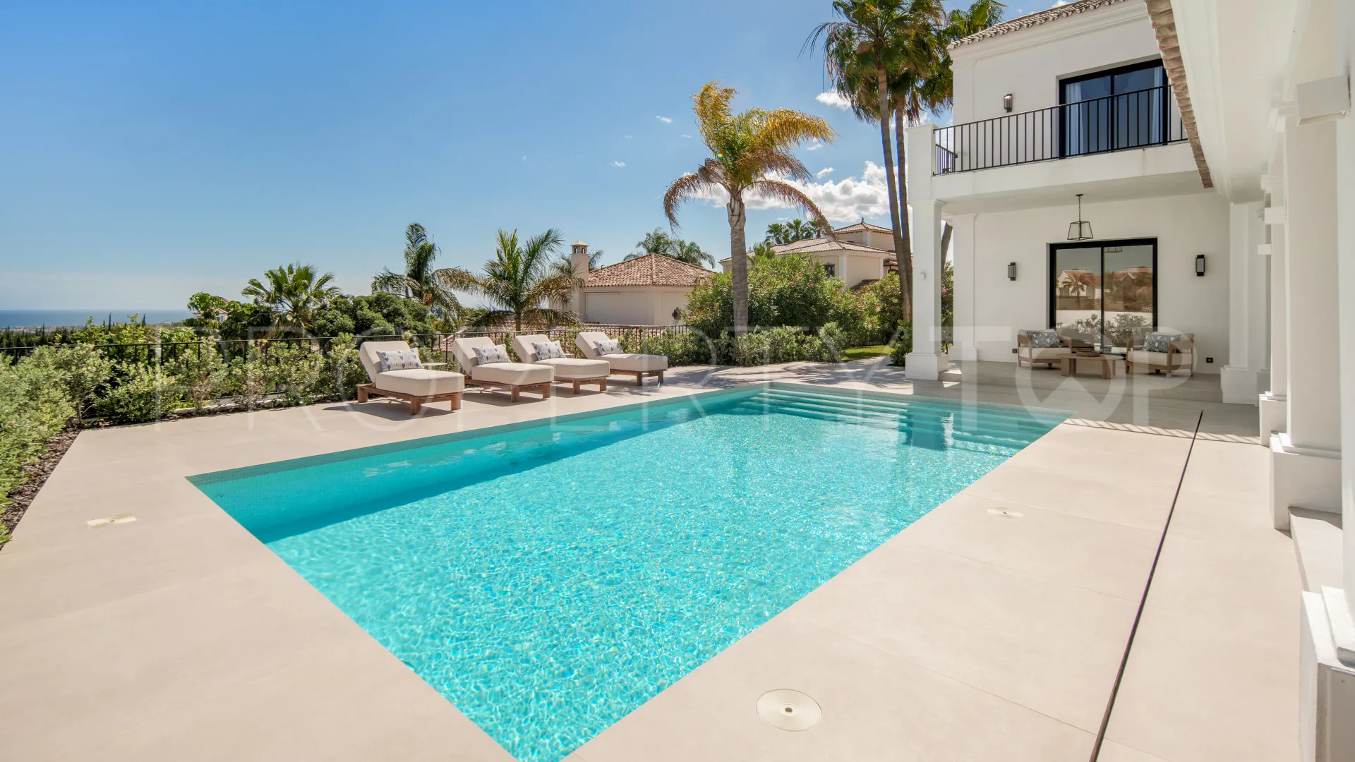 Villa for sale in Puerto del Almendro with 5 bedrooms
