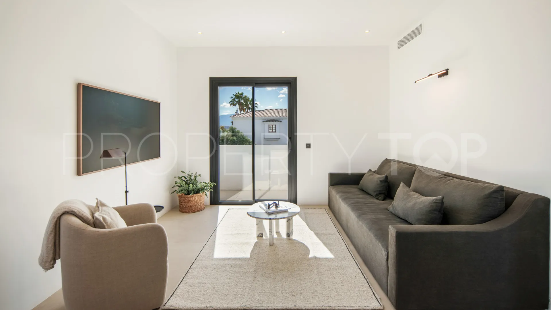 Villa for sale in Puerto del Almendro with 5 bedrooms