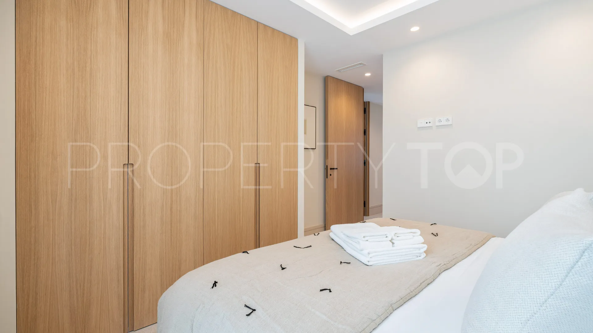 For sale Puerto apartment with 2 bedrooms