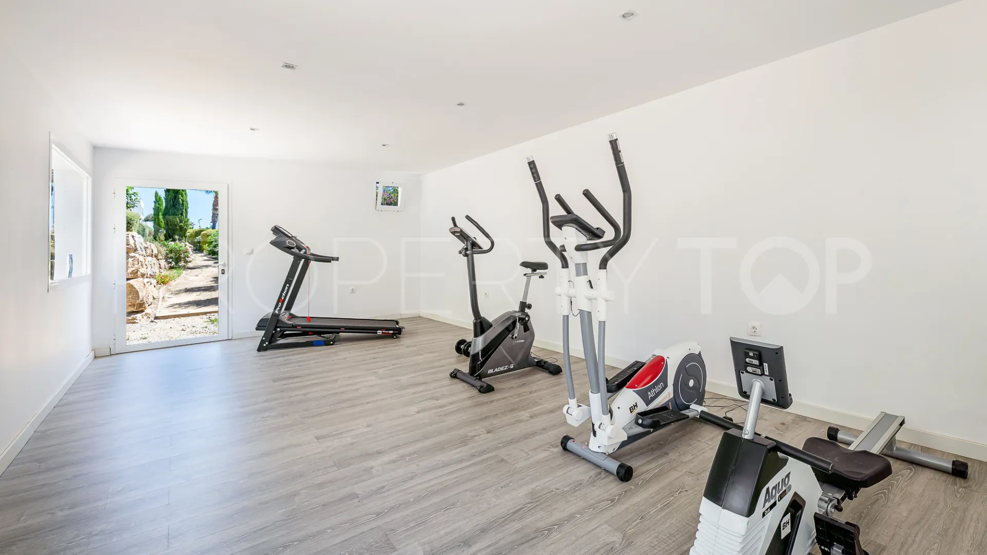 Apartamento planta baja a la venta en Doña Julia con 2 dormitorios
