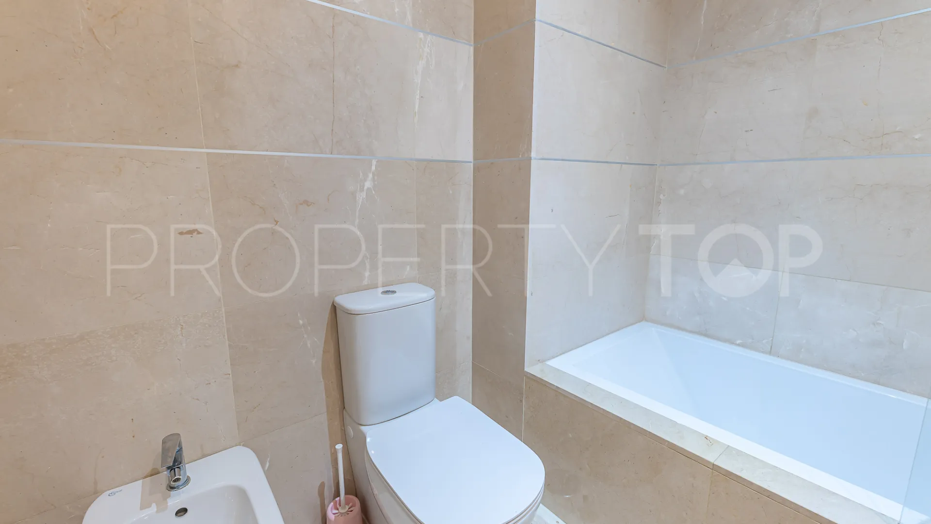 Apartamento planta baja a la venta en Doña Julia con 2 dormitorios