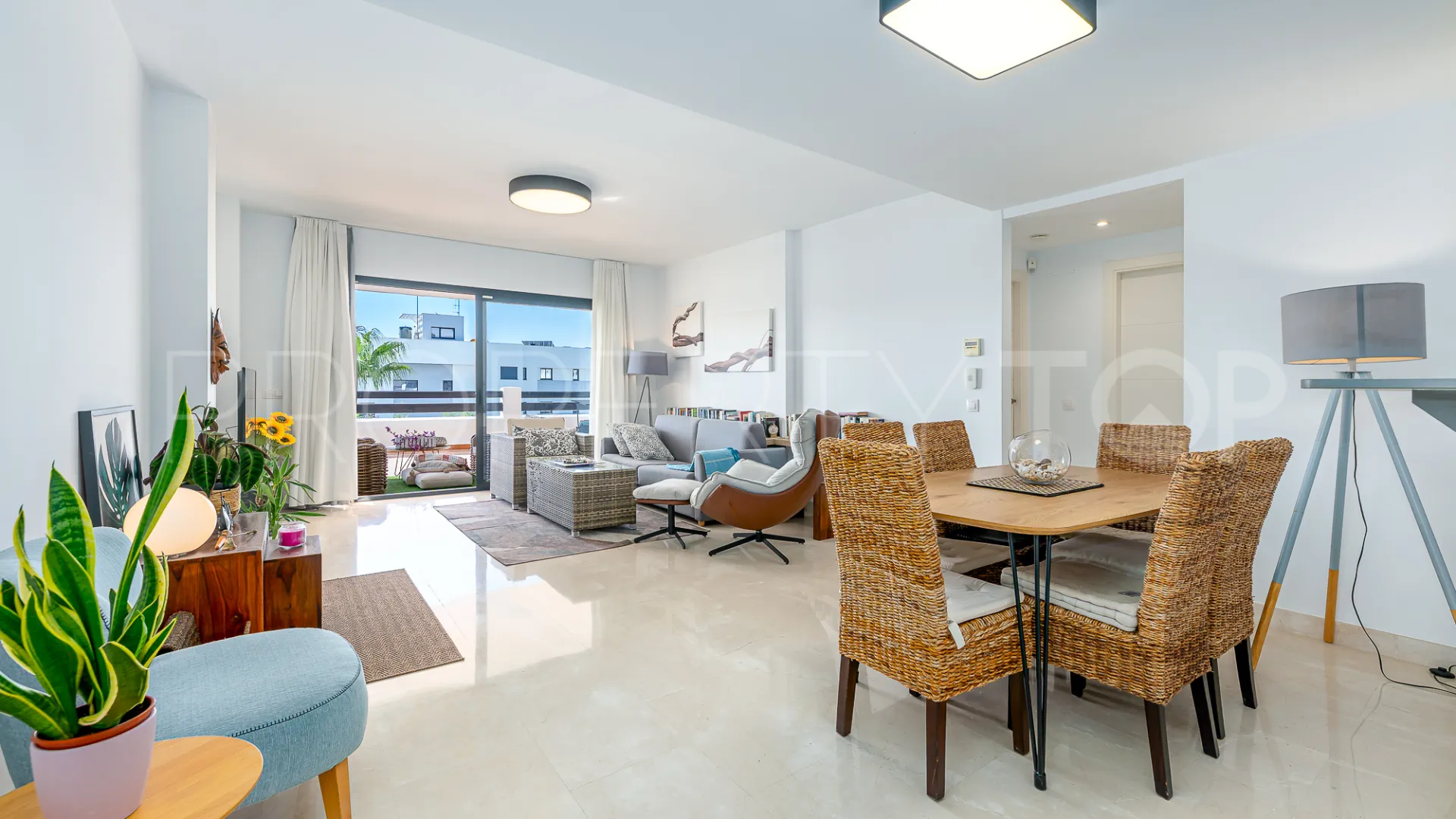 Apartamento planta baja a la venta en Doña Julia con 2 dormitorios