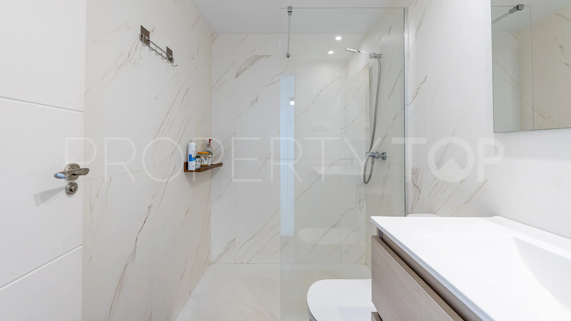 Apartamento planta baja a la venta en Doña Julia con 2 dormitorios