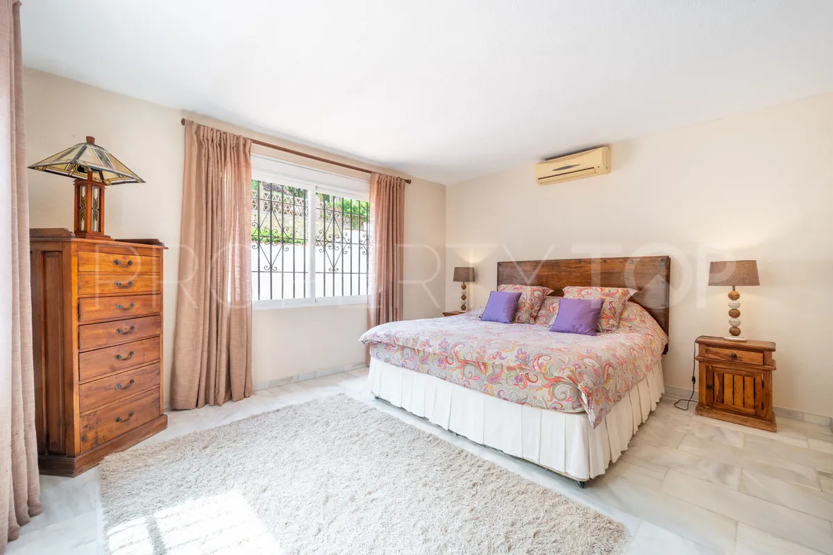 For sale 4 bedrooms villa in El Rosario