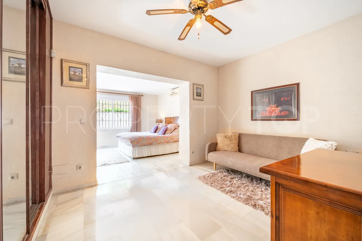 For sale 4 bedrooms villa in El Rosario