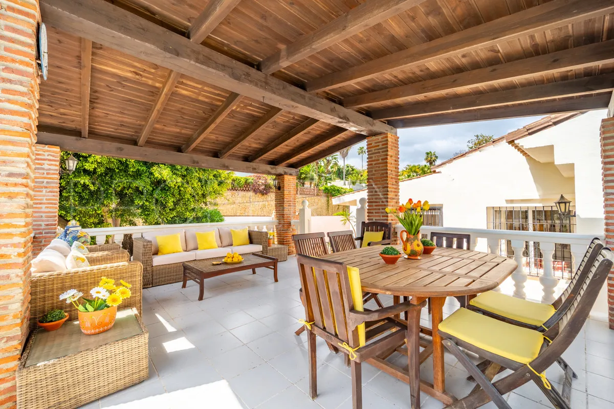 For sale 4 bedrooms villa in El Rosario
