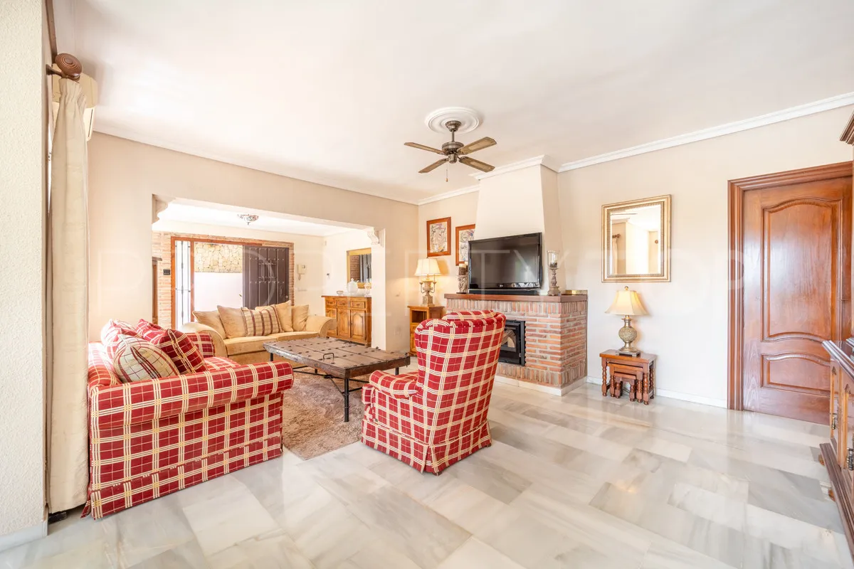 For sale 4 bedrooms villa in El Rosario