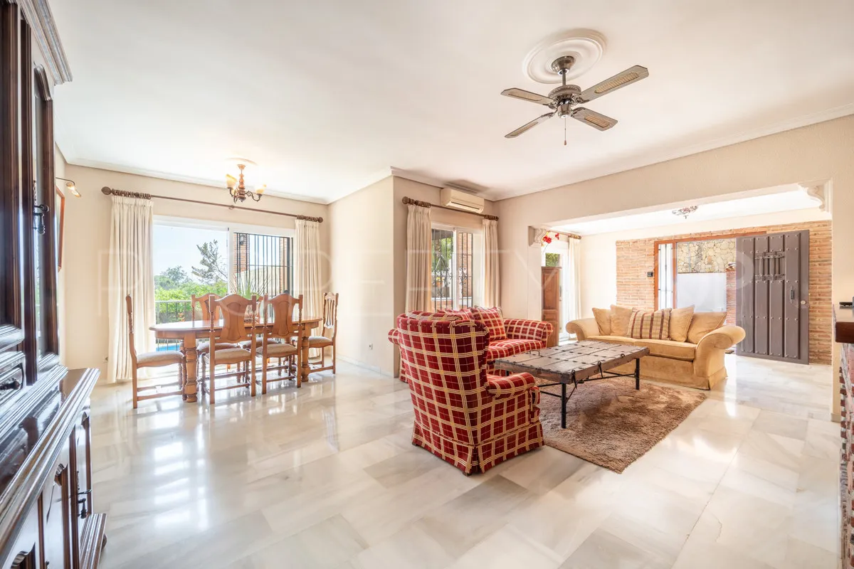 For sale 4 bedrooms villa in El Rosario