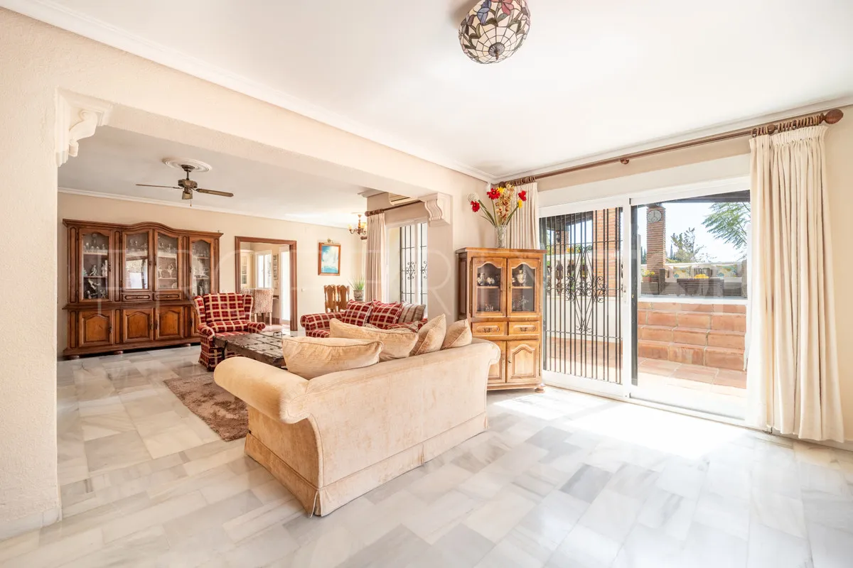 For sale 4 bedrooms villa in El Rosario