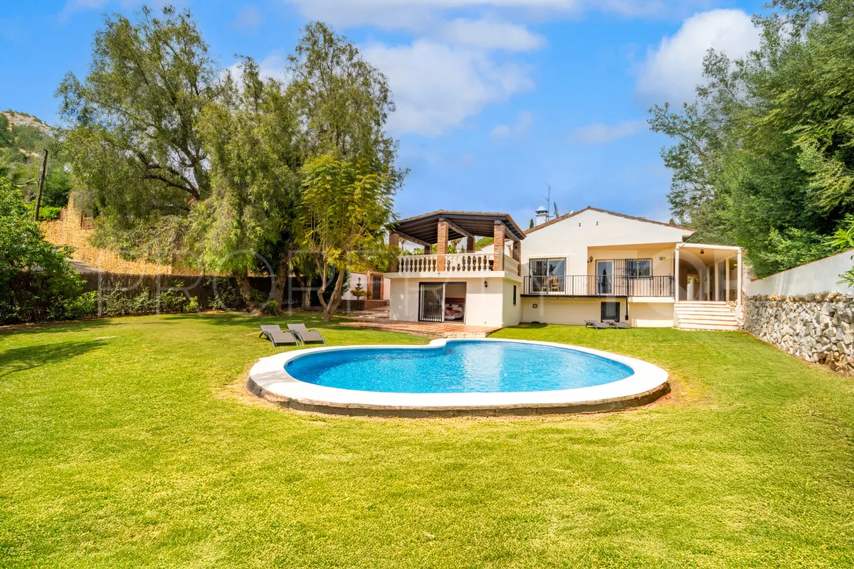 For sale 4 bedrooms villa in El Rosario