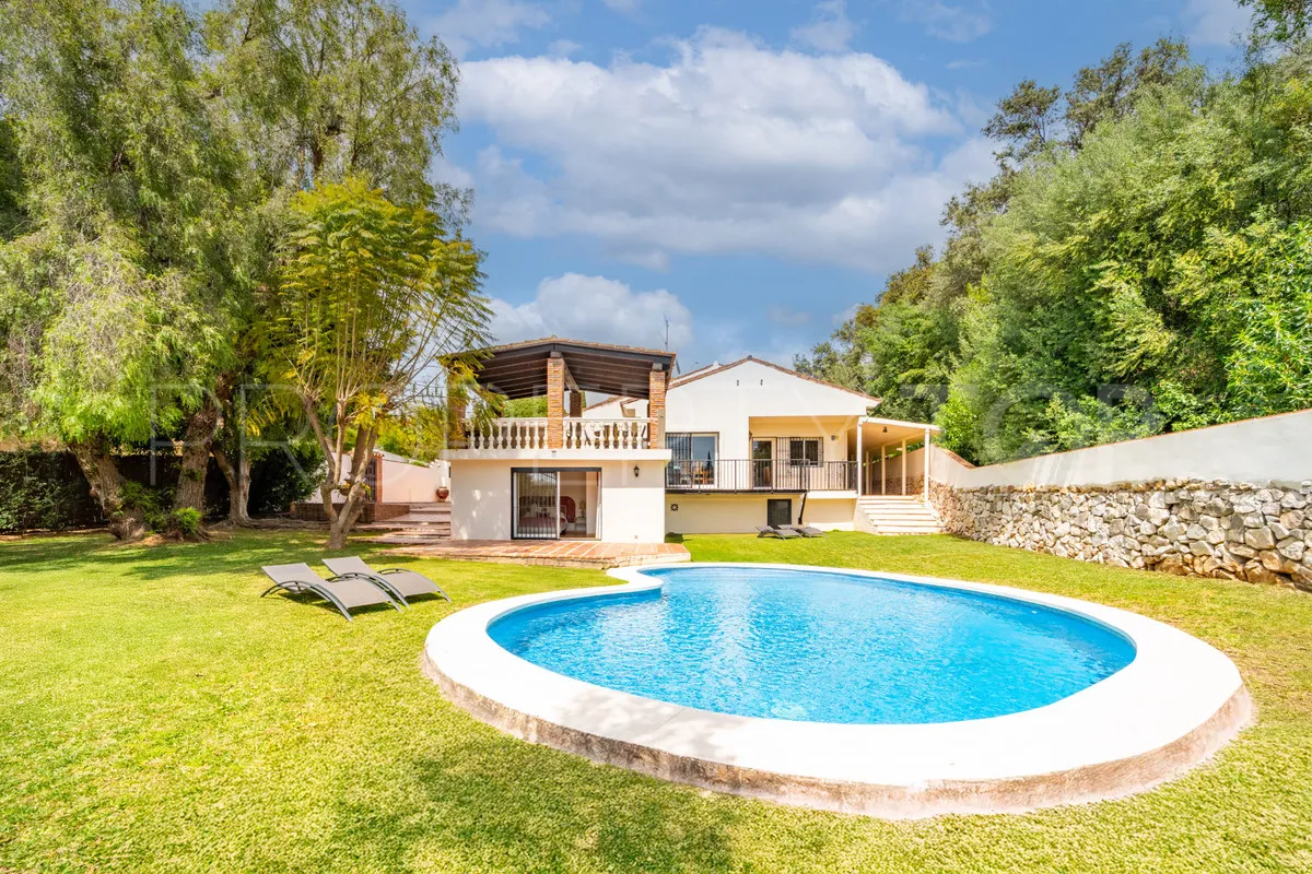 For sale 4 bedrooms villa in El Rosario