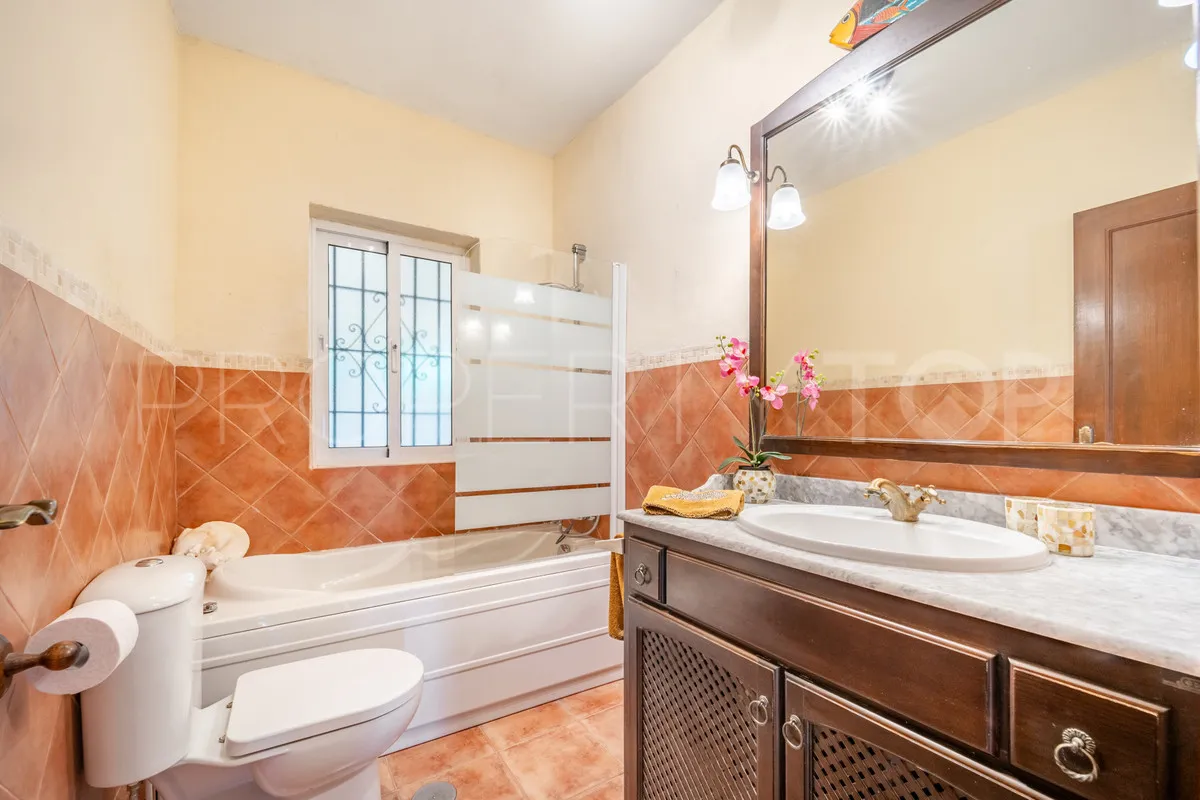 For sale 4 bedrooms villa in El Rosario