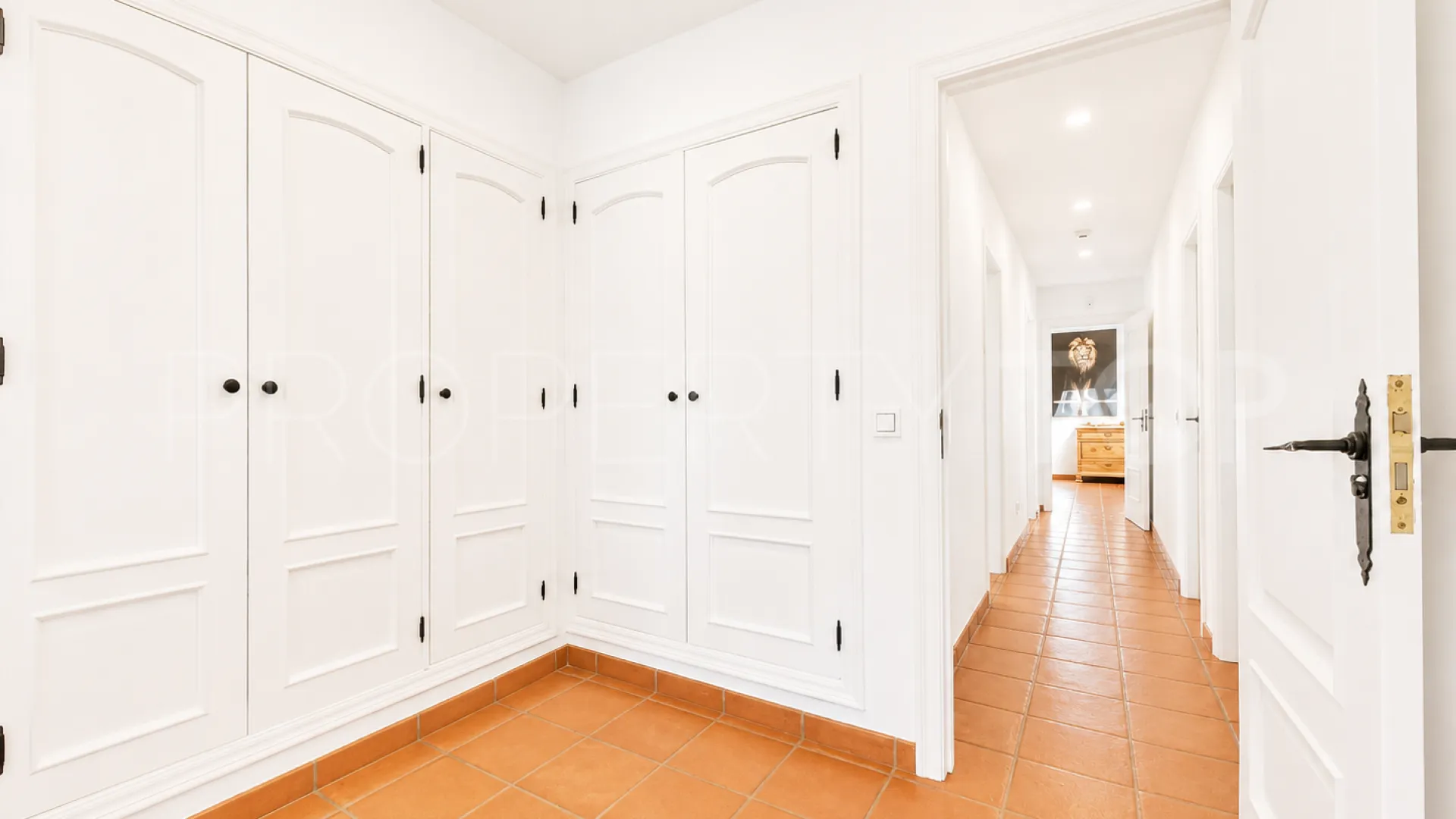 Se vende villa de 6 dormitorios en Zona D