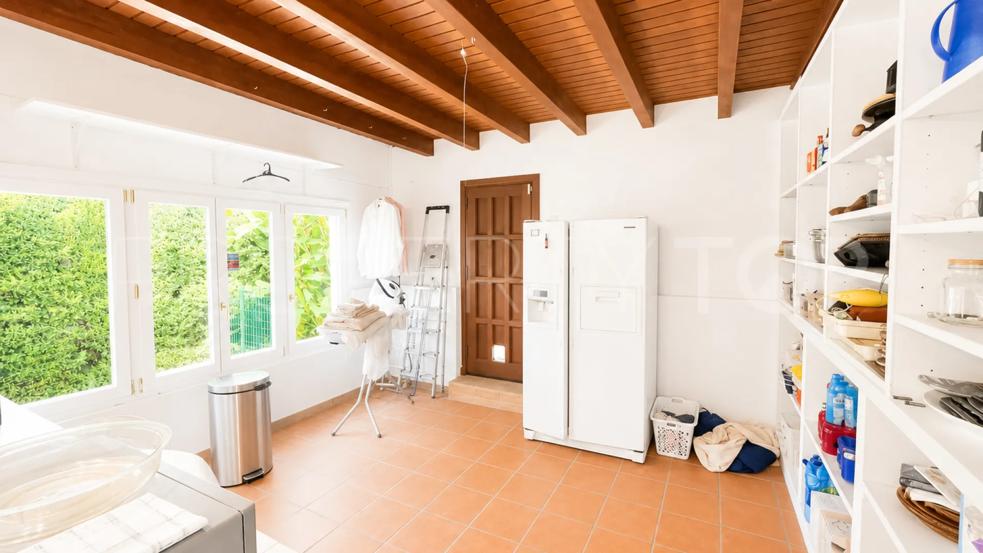 Se vende villa de 6 dormitorios en Zona D