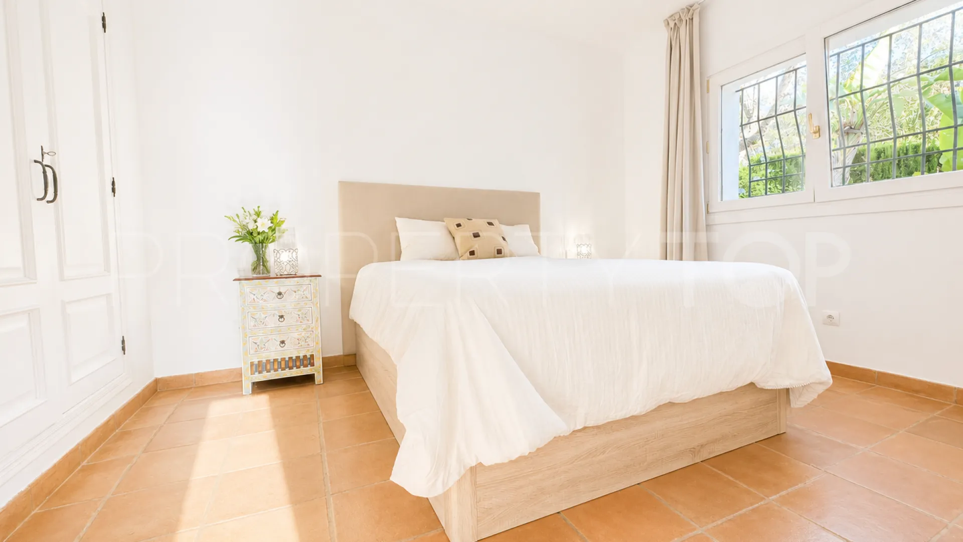 Se vende villa de 6 dormitorios en Zona D