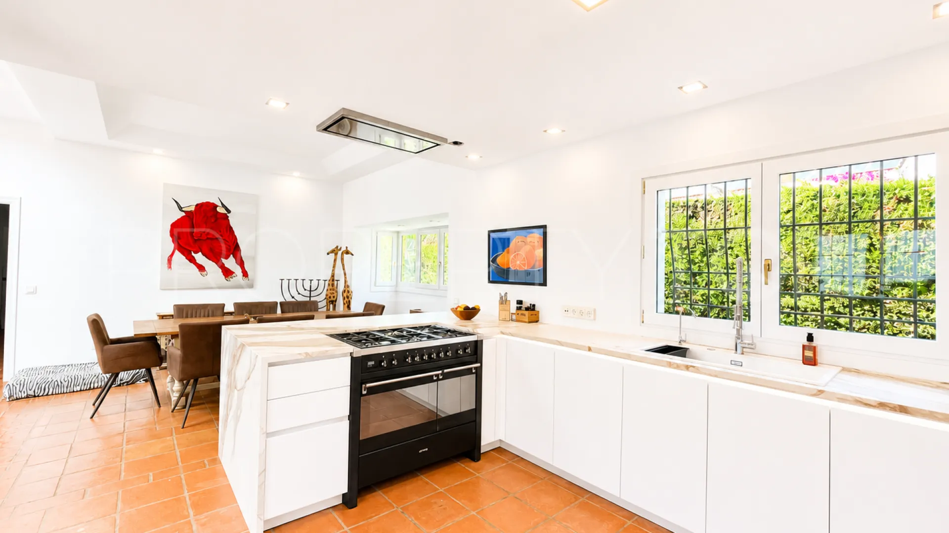 Se vende villa de 6 dormitorios en Zona D