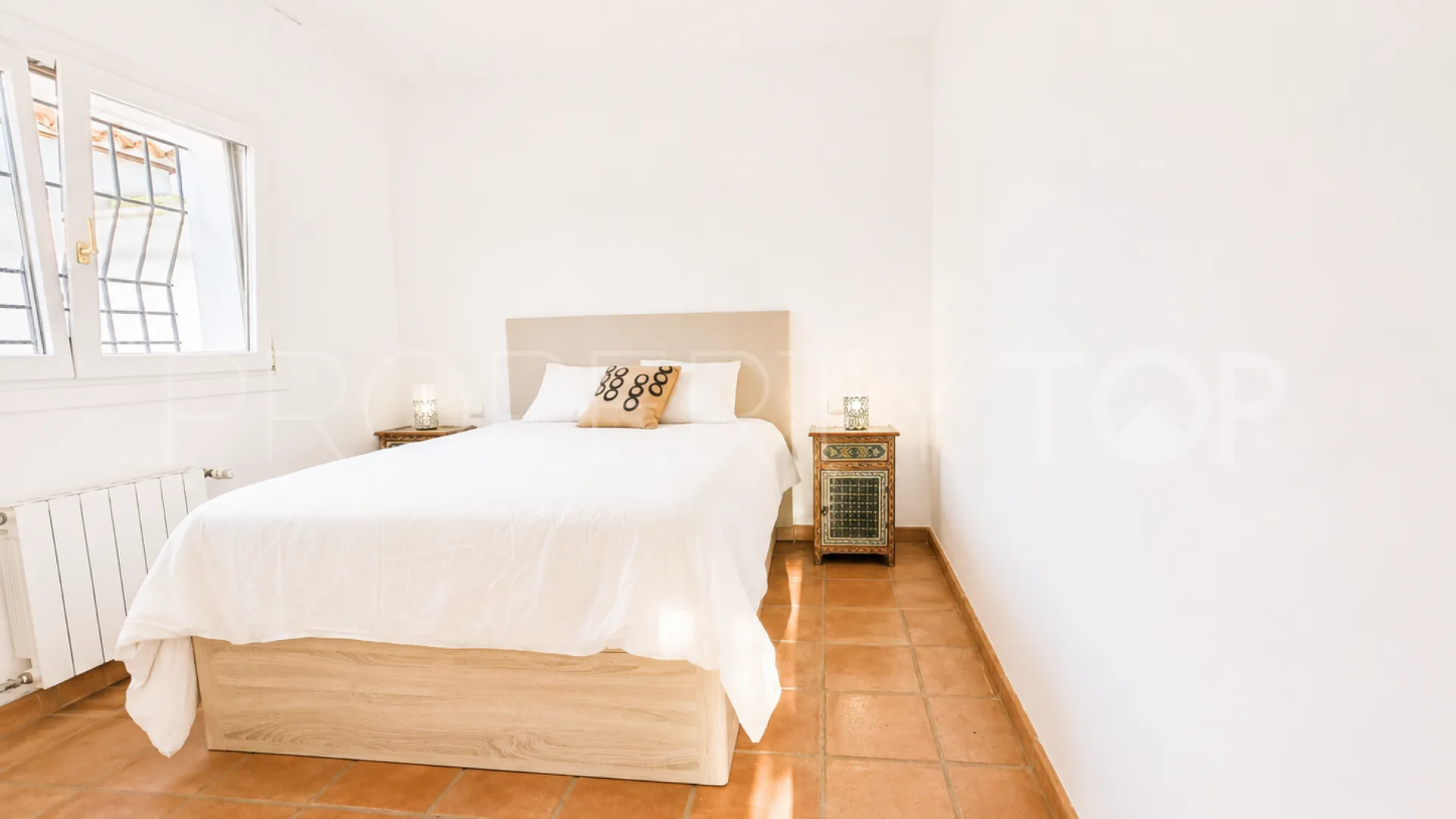 Se vende villa de 6 dormitorios en Zona D
