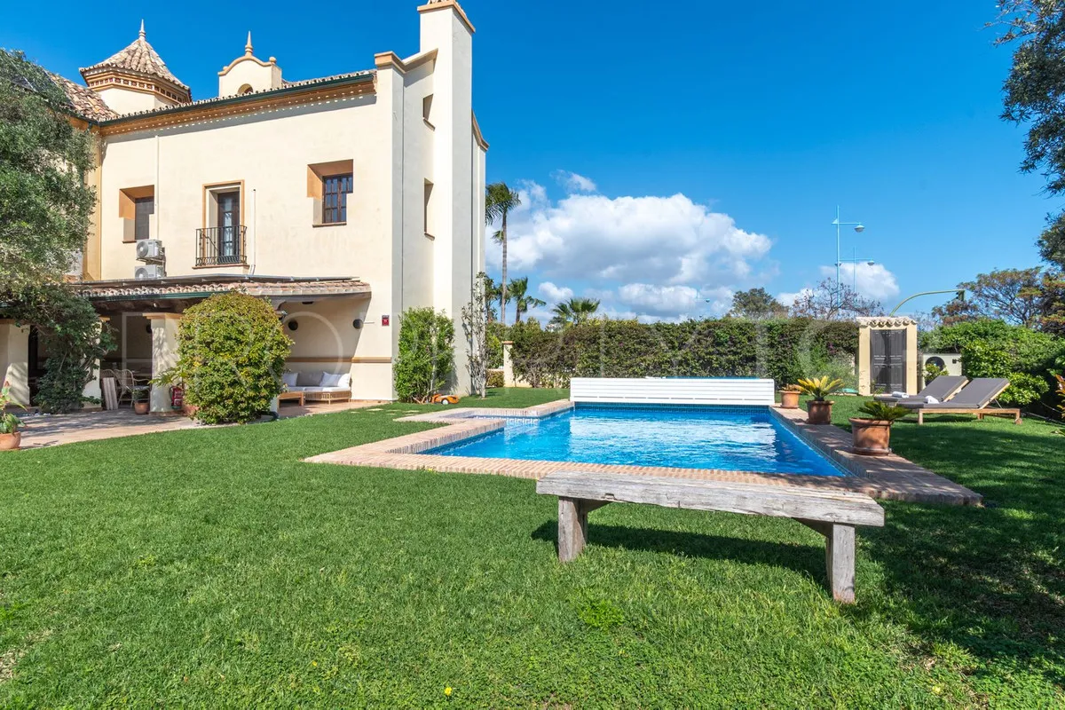 Villa con 5 dormitorios en venta en Linda Vista Alta