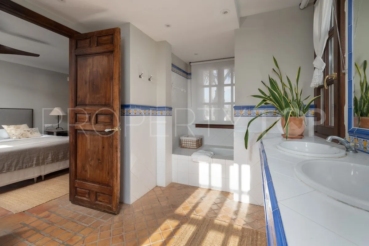 Villa con 5 dormitorios en venta en Linda Vista Alta